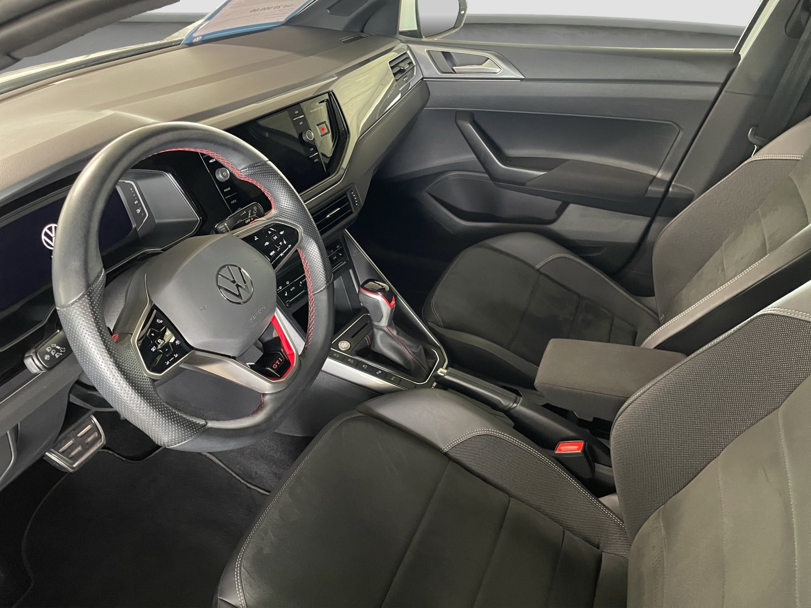 VW Polo 2.0 TSI GTI DSG-image-7