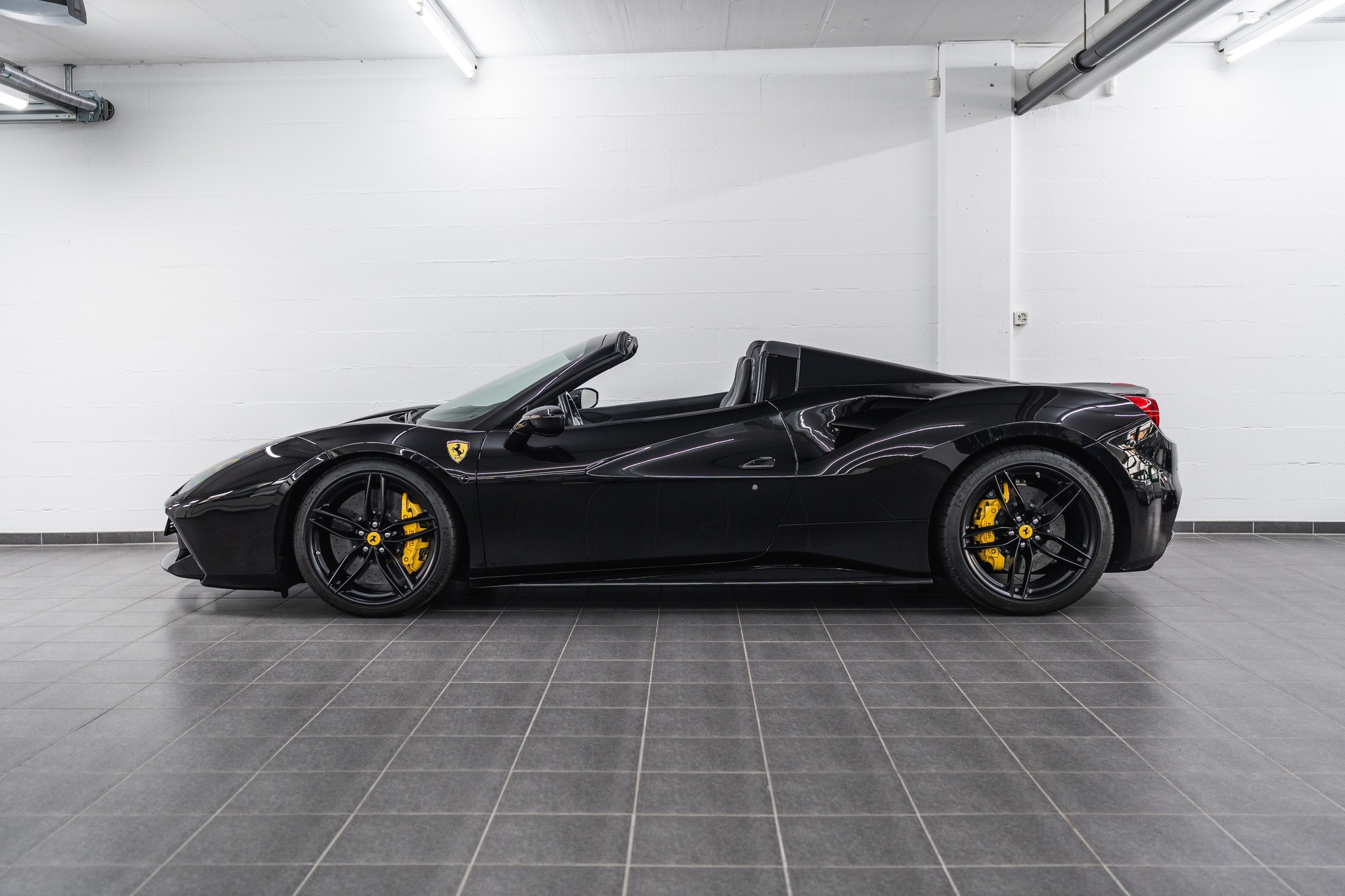 FERRARI 488 Spider 3.9 V8-image-3