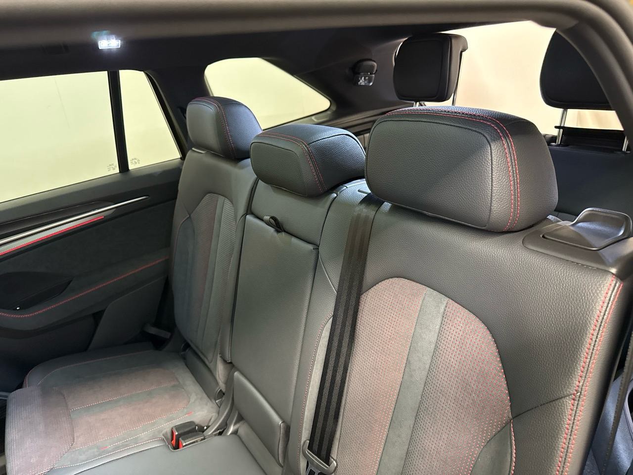 SKODA Kodiaq 2.0 TSI RS 4x4-image-9