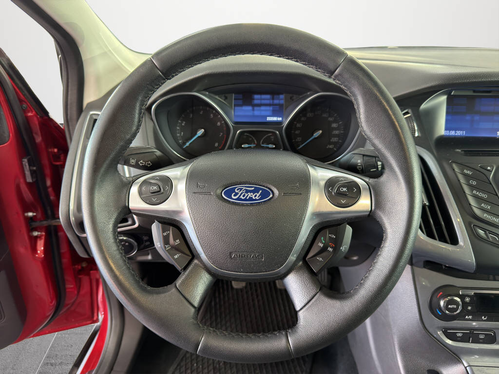 FORD Focus Station Wagon 1.6i EcoB SCTi 150 T-image-9