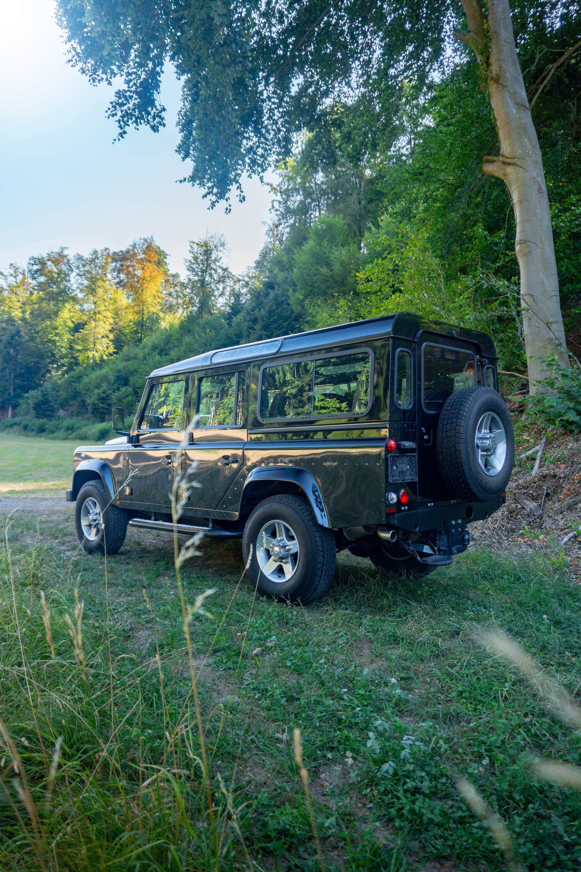 LAND ROVER Defender 110 SW 2.4Tdc Black Pearl 1/25-image-5