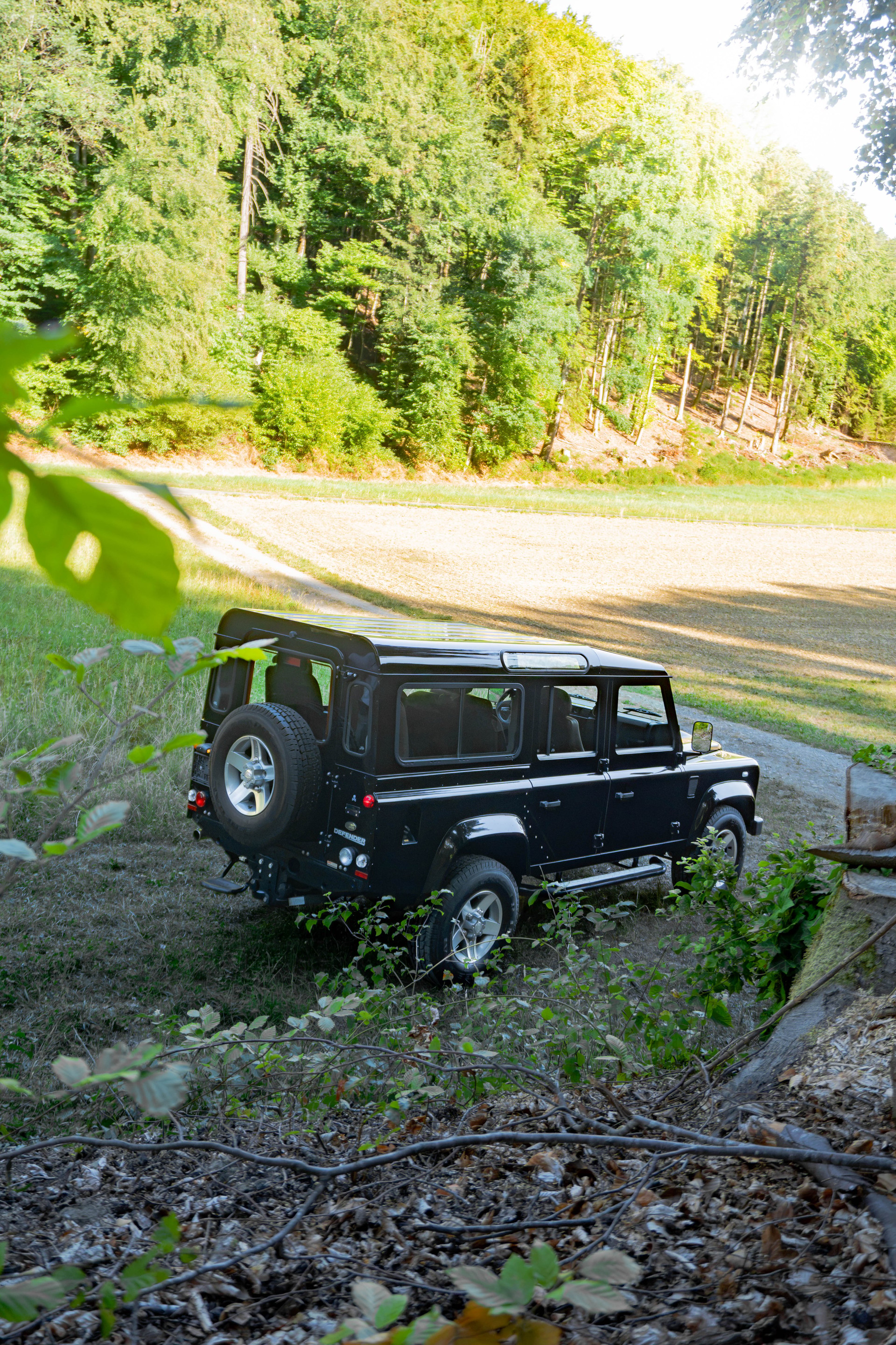 LAND ROVER Defender 110 SW 2.4Tdc Black Pearl 1/25-image-6