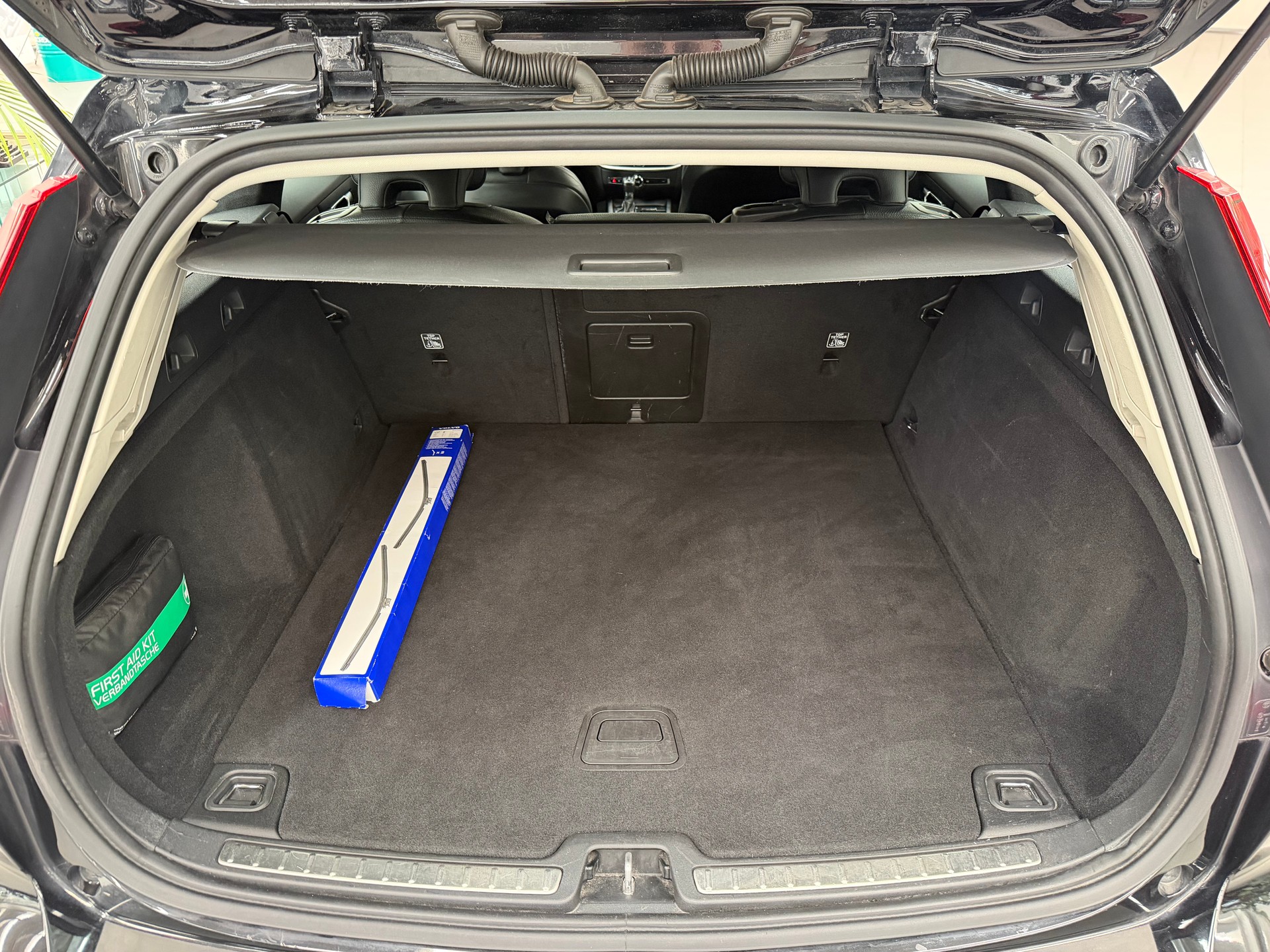 VOLVO V60 D4 Inscription Geartronic-image-11