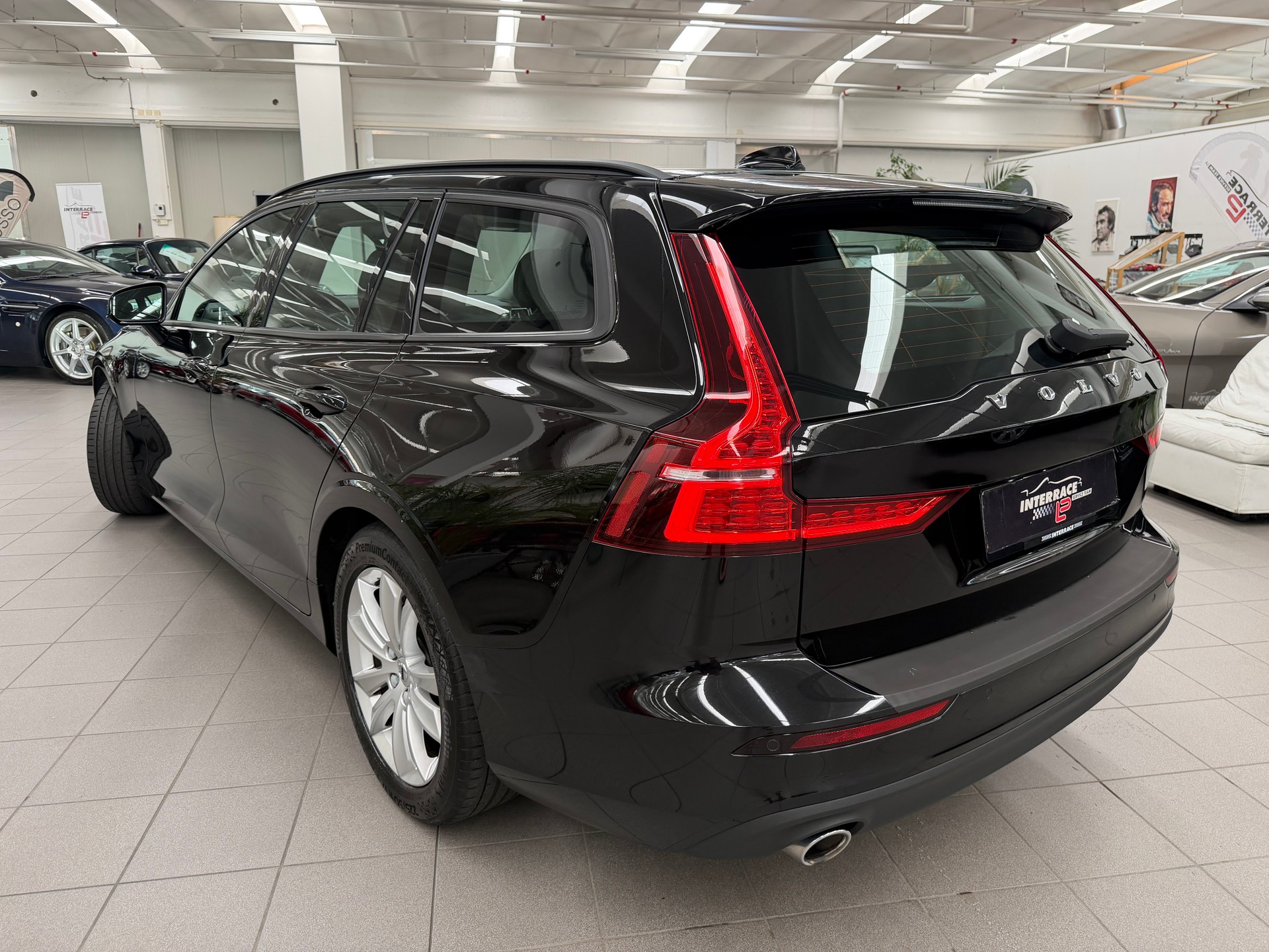 VOLVO V60 D4 Inscription Geartronic-image-2