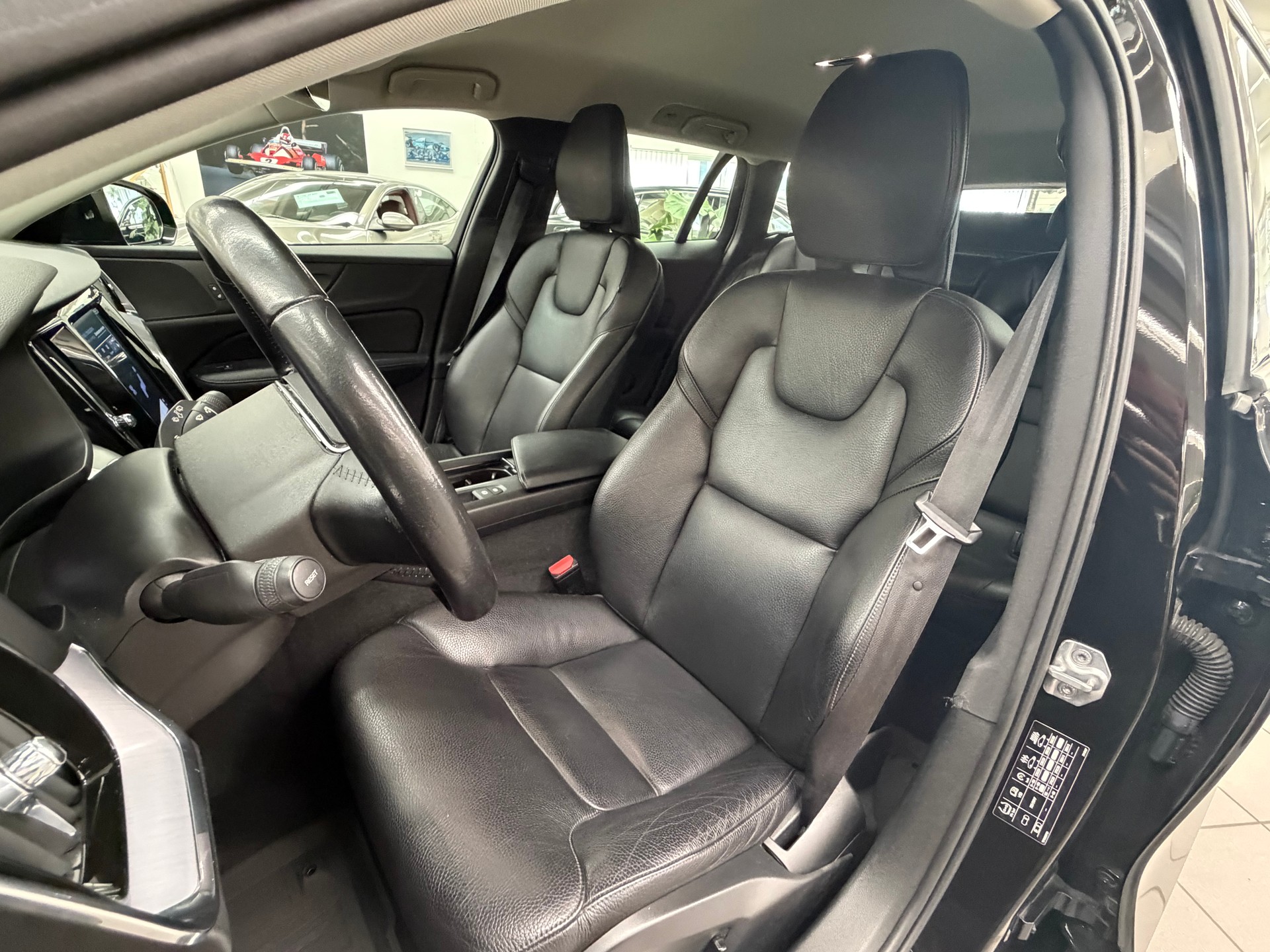 VOLVO V60 D4 Inscription Geartronic-image-5
