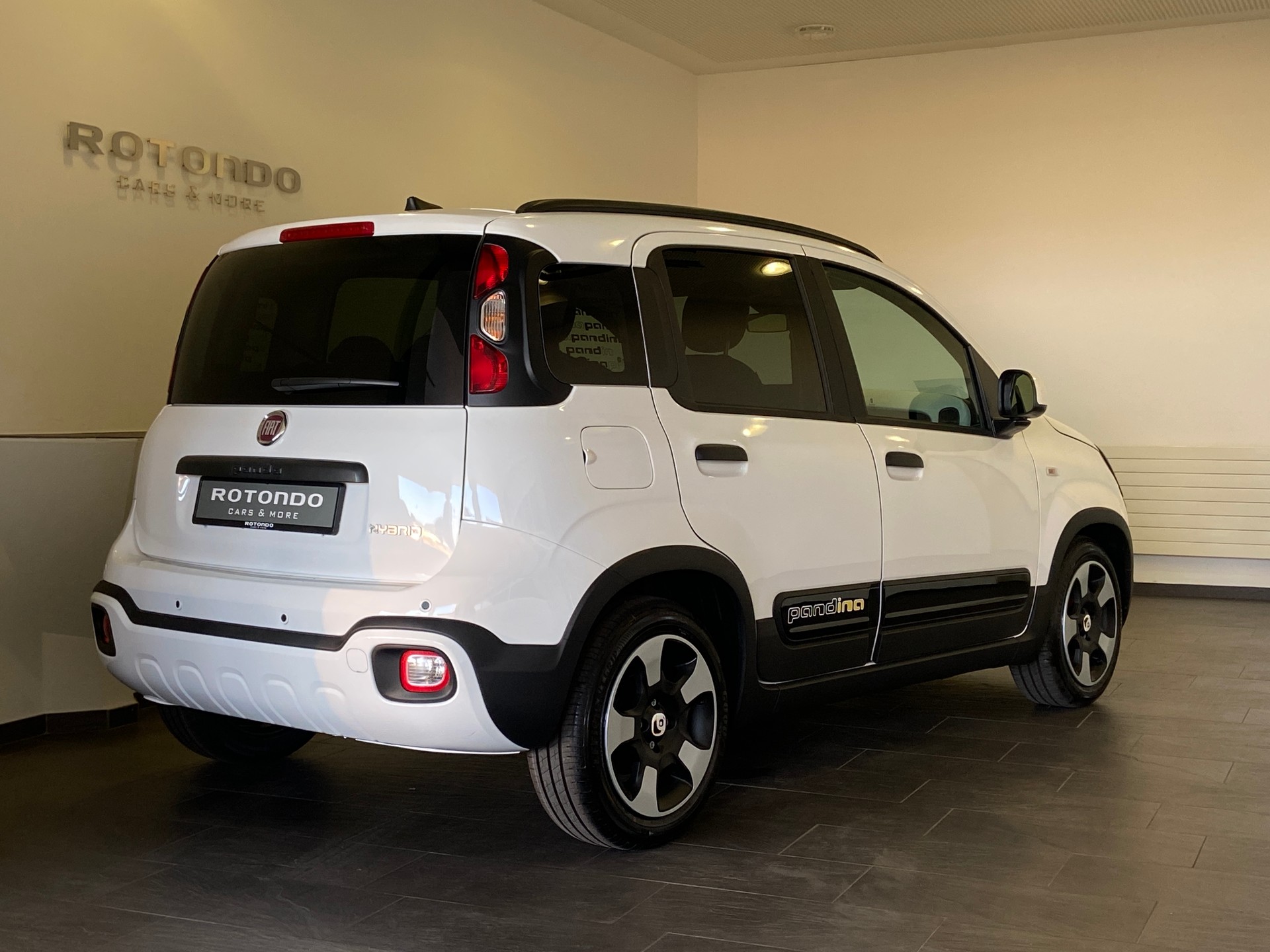 FIAT Pandina 1.0 MHEV Cross-showroom-element-1