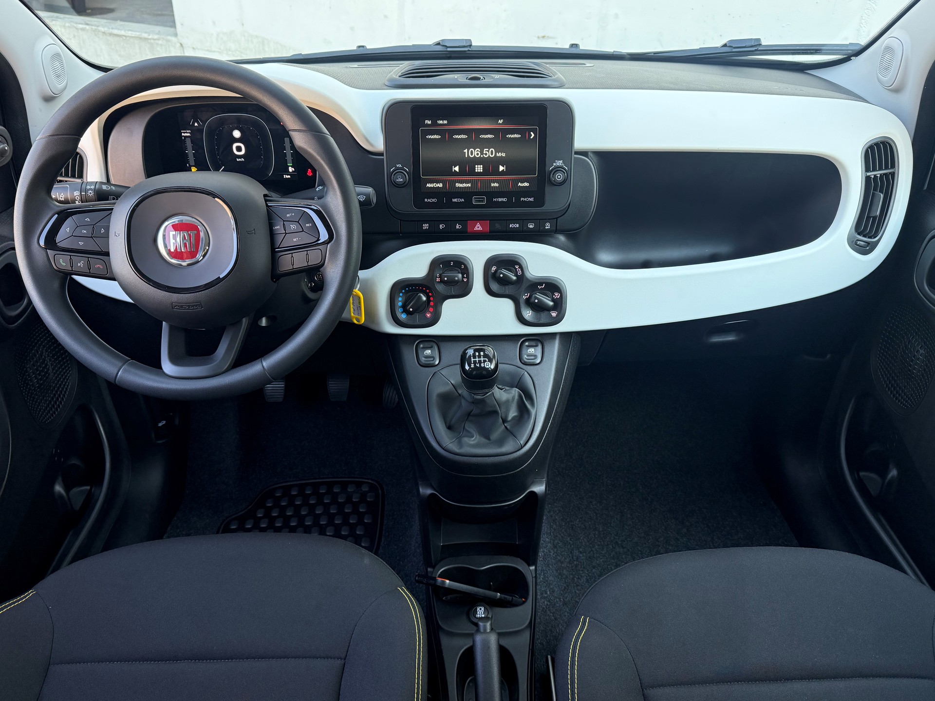 FIAT Pandina 1.0 MHEV Cross-showroom-element-3