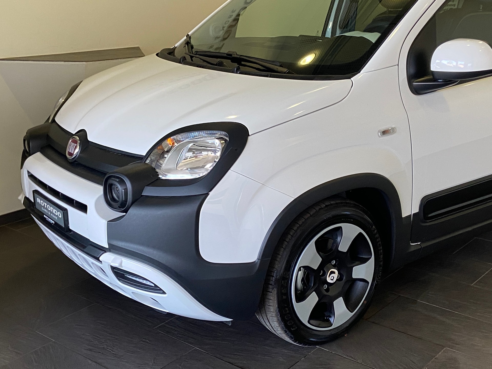 FIAT Pandina 1.0 MHEV Cross-showroom-element-2