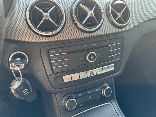 MERCEDES-BENZ B 200 CDI Style 4Matic 7G-DCT-image-10