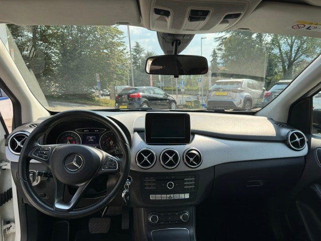 MERCEDES-BENZ B 200 CDI Style 4Matic 7G-DCT-image-8