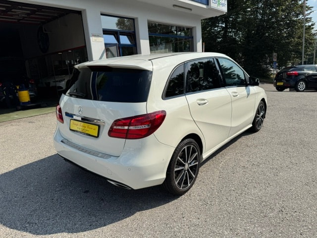 MERCEDES-BENZ B 200 CDI Style 4Matic 7G-DCT-image-4