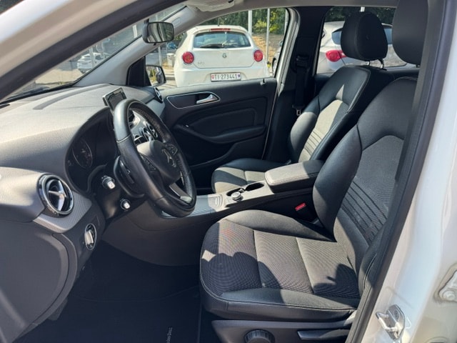 MERCEDES-BENZ B 200 CDI Style 4Matic 7G-DCT-image-6