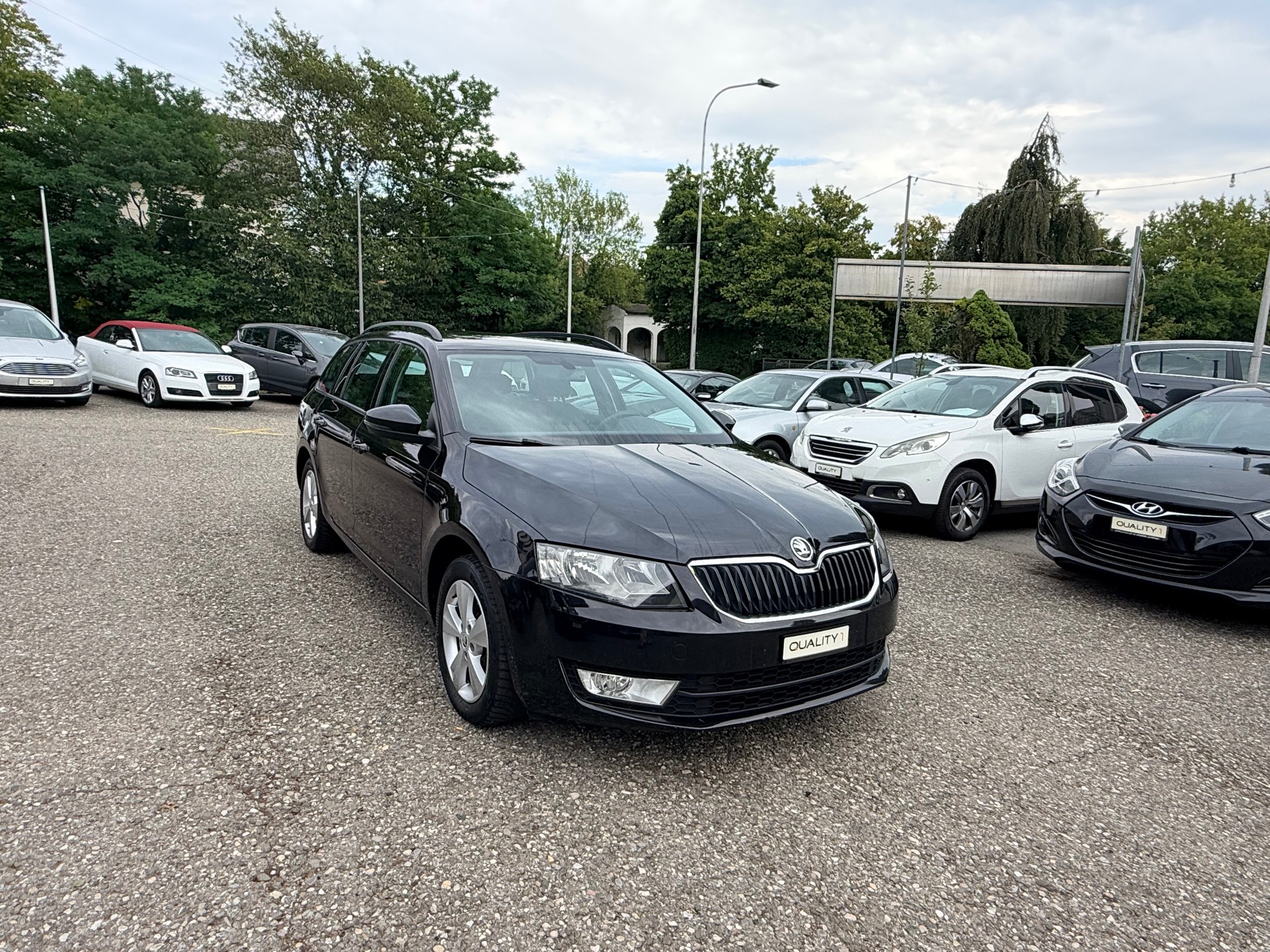 SKODA Octavia Combi 2.0 TDI Swiss Edition 4x4 DSG-image-11