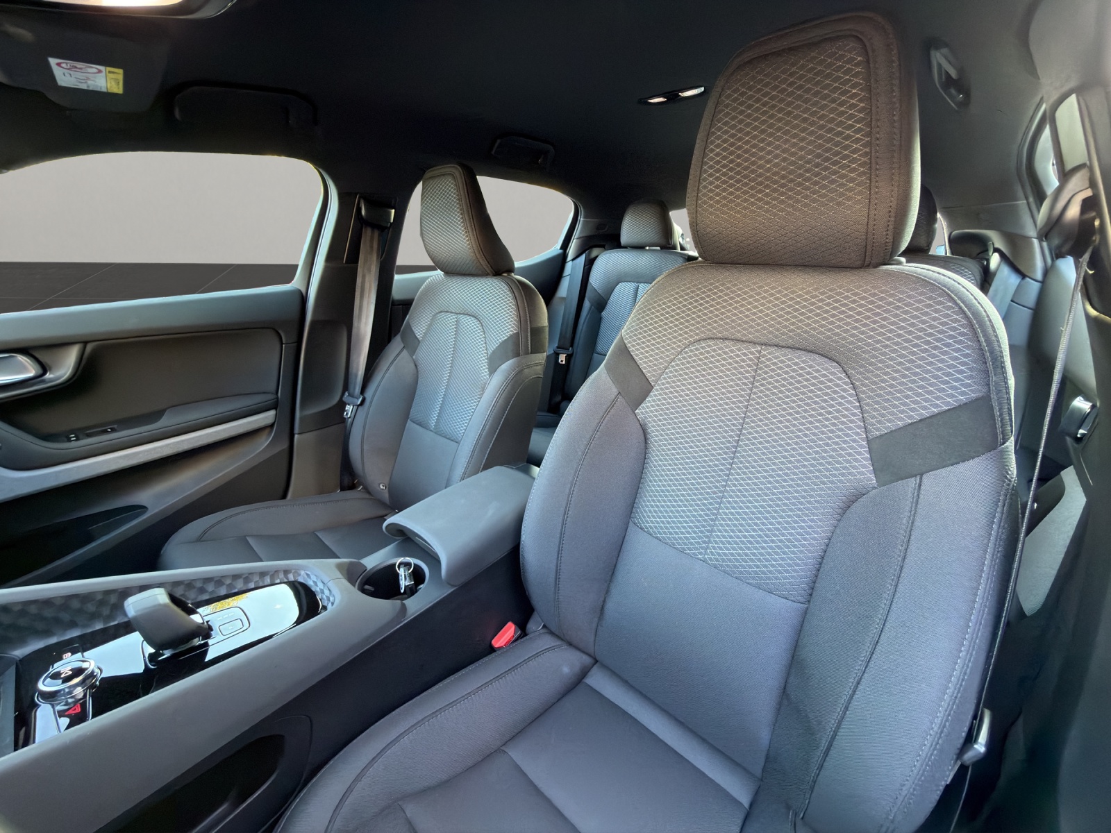 POLESTAR 2 Standard Range Single Motor-image-12
