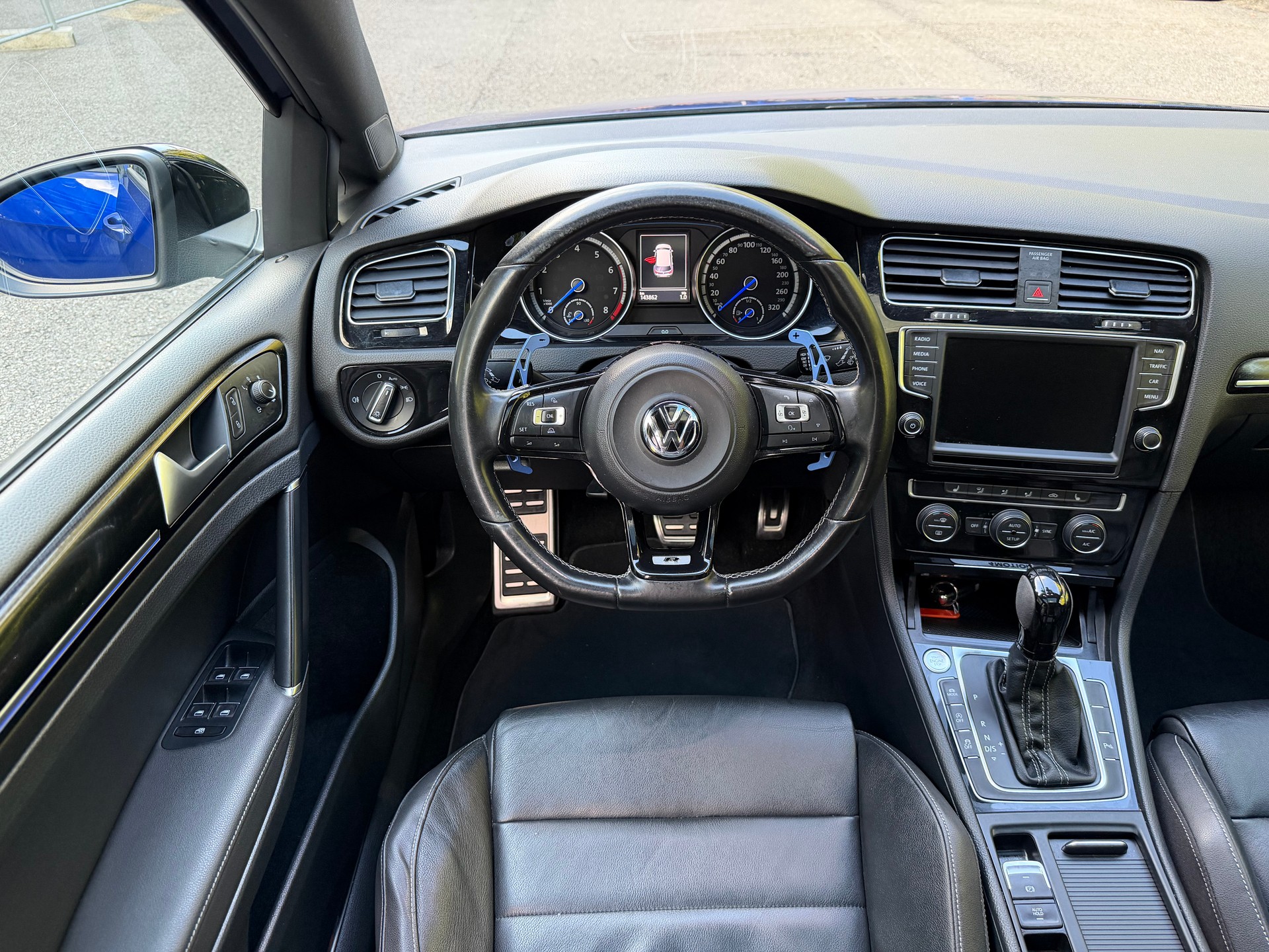 VW Golf 2.0 TSI R 4Motion DSG-image-9