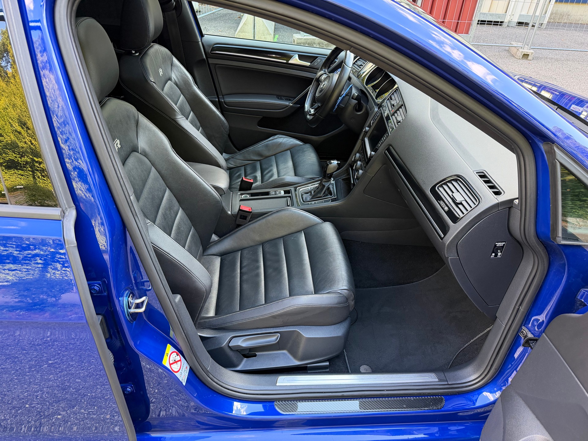 VW Golf 2.0 TSI R 4Motion DSG-image-11