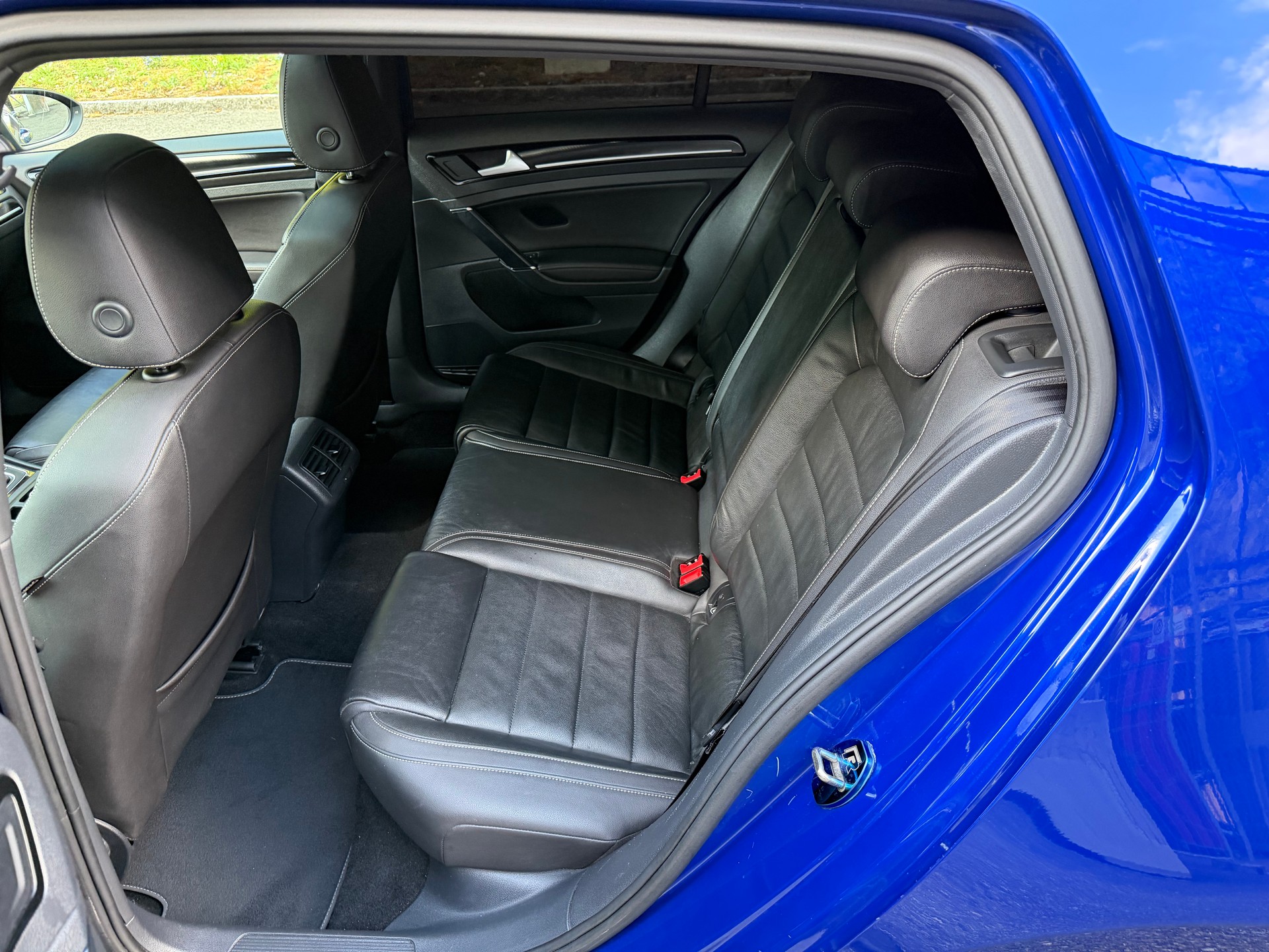 VW Golf 2.0 TSI R 4Motion DSG-image-12