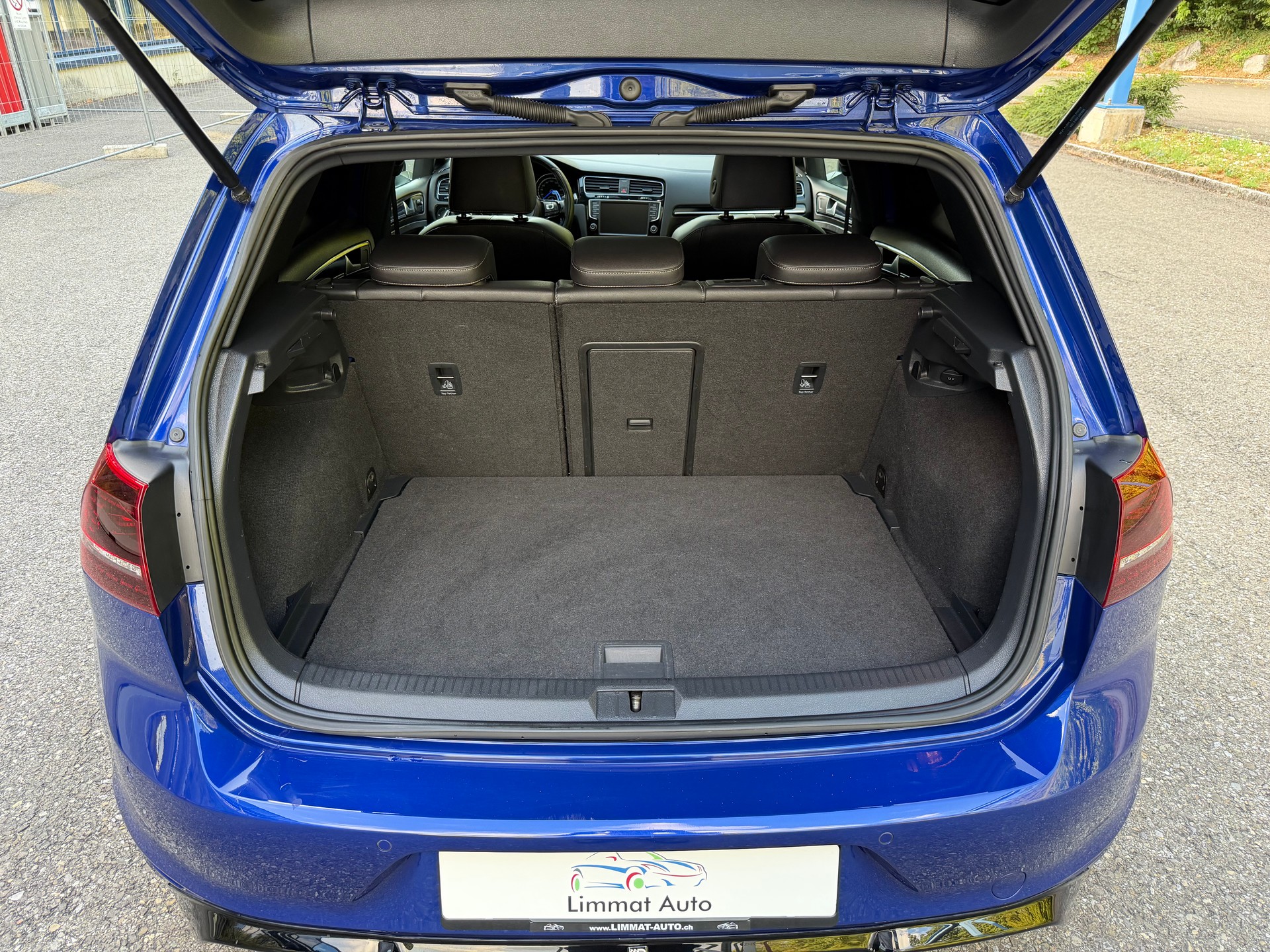 VW Golf 2.0 TSI R 4Motion DSG-image-13