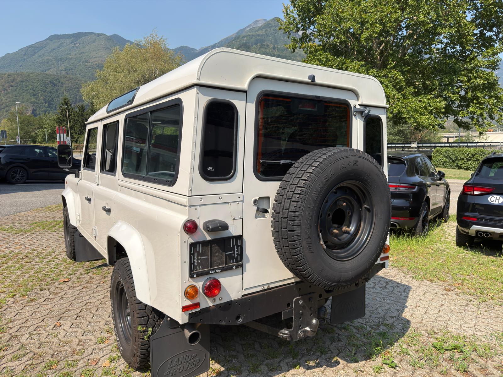 LAND ROVER Defender 110 SW 2.4Tdc-image-5