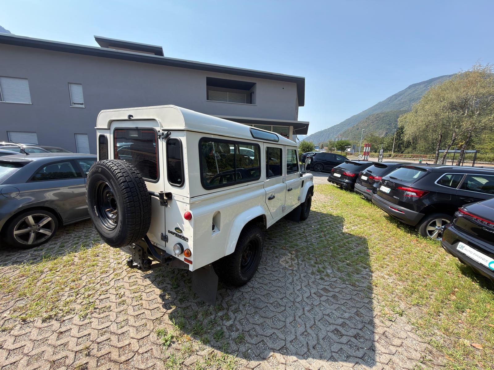 LAND ROVER Defender 110 SW 2.4Tdc-image-6