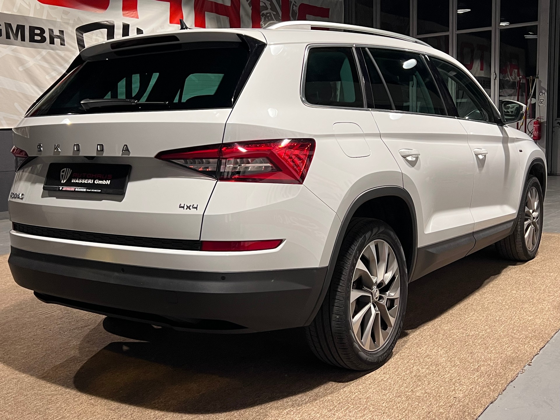 SKODA Kodiaq 2.0 TDI SCR Clever 4x4 DSG-image-2