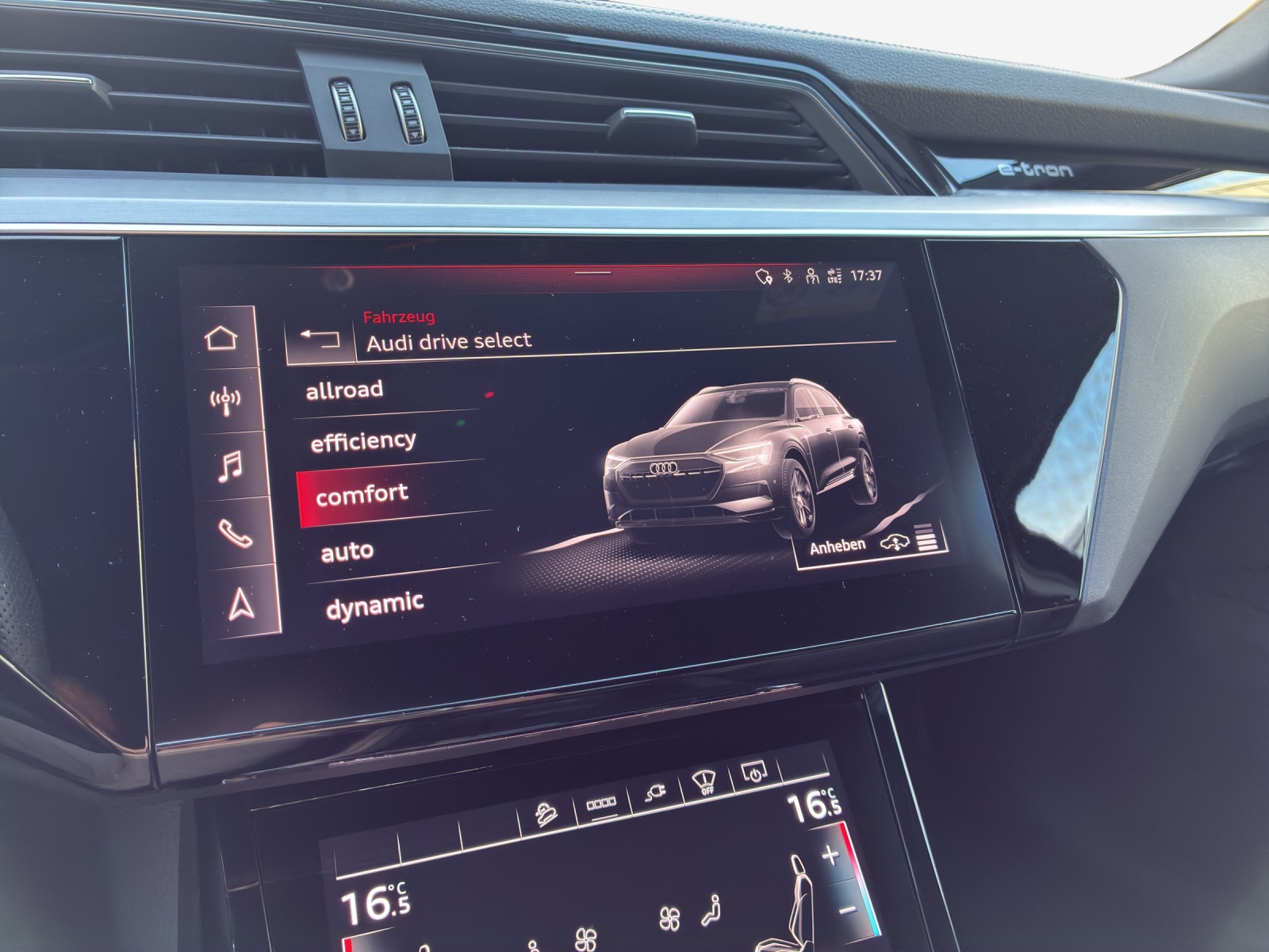 AUDI e-tron 55 Advanced Black Edition quattro-image-14