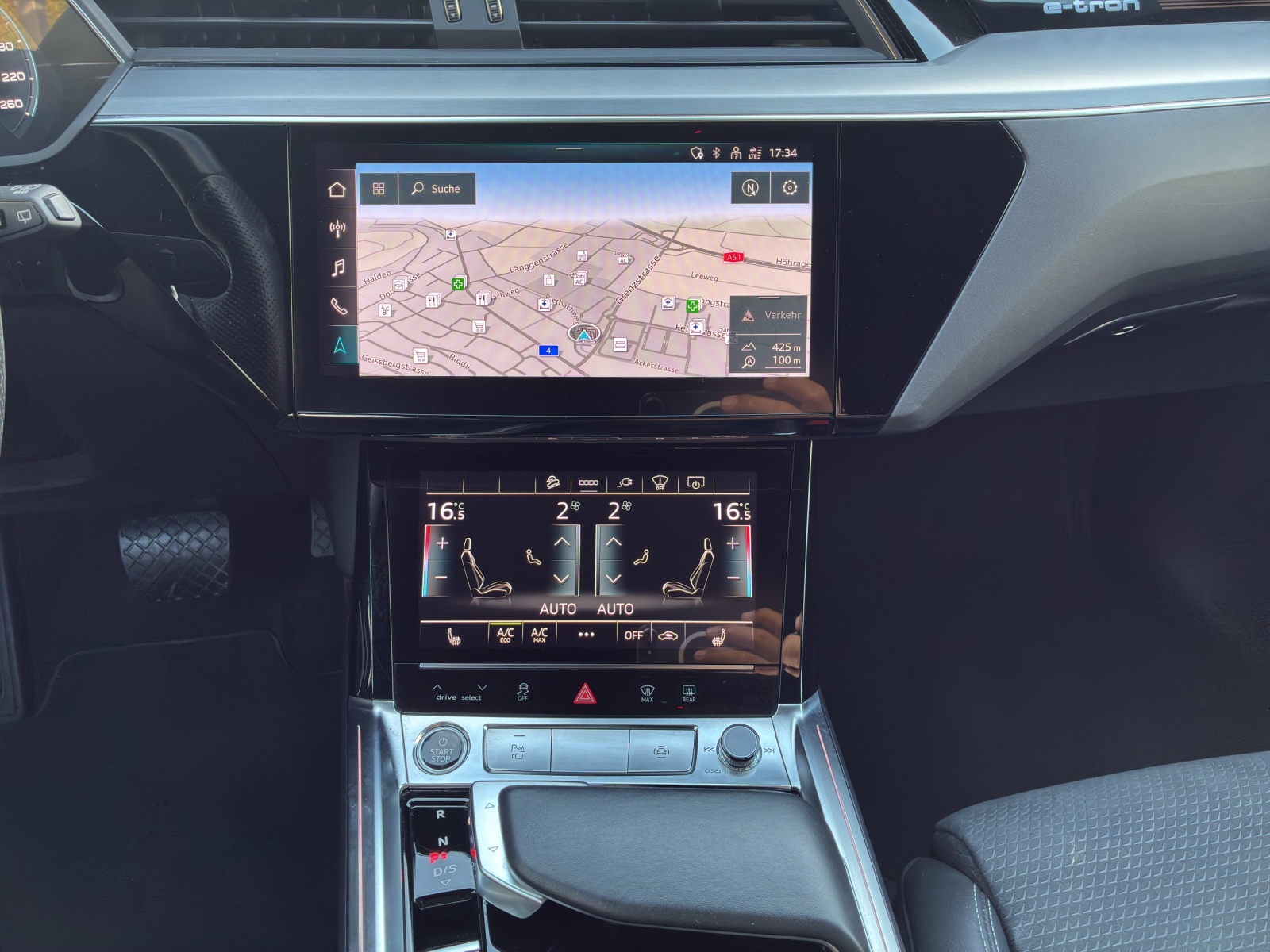 AUDI e-tron 55 Advanced Black Edition quattro-image-10