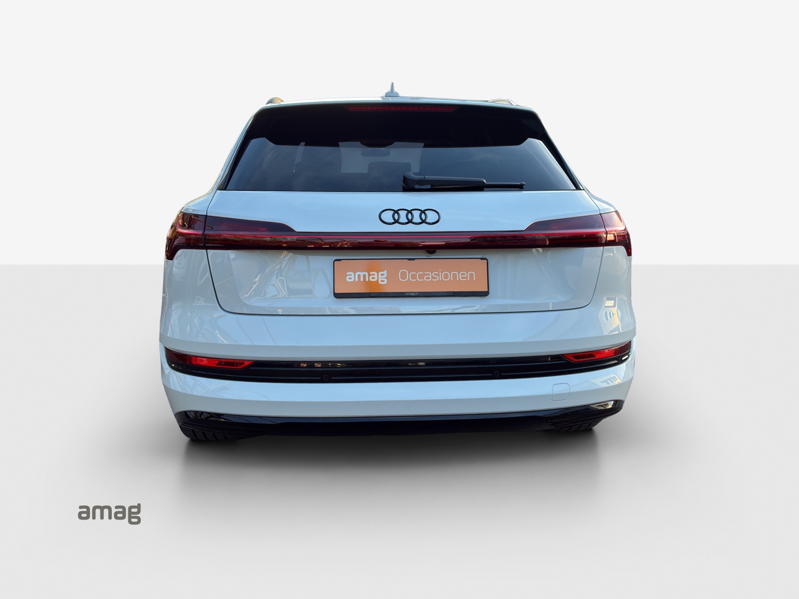AUDI e-tron 55 Advanced Black Edition quattro-image-3