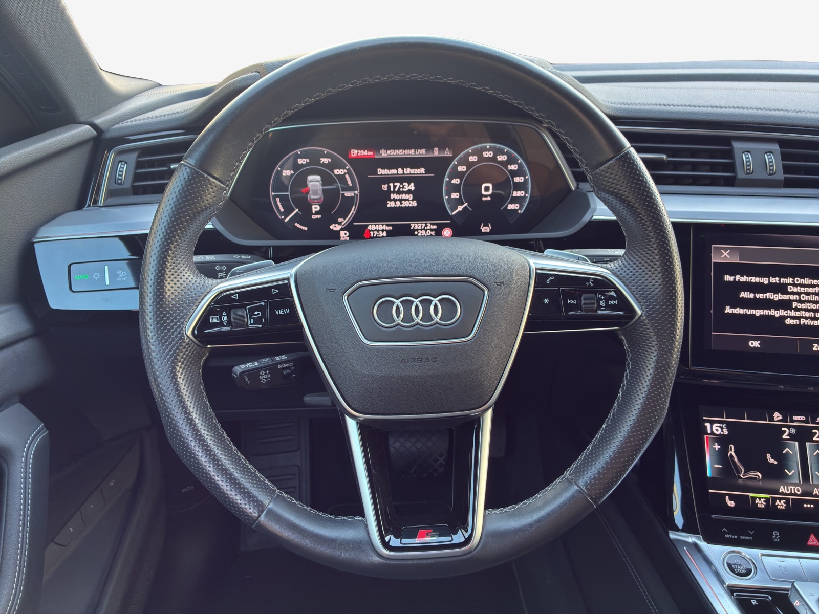 AUDI e-tron 55 Advanced Black Edition quattro-image-9