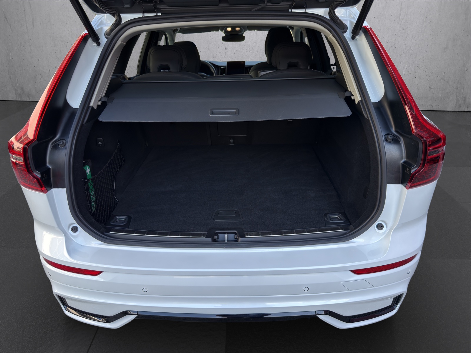 VOLVO XC60 2.0 T6 TE Ultra Dark eAWD-image-15