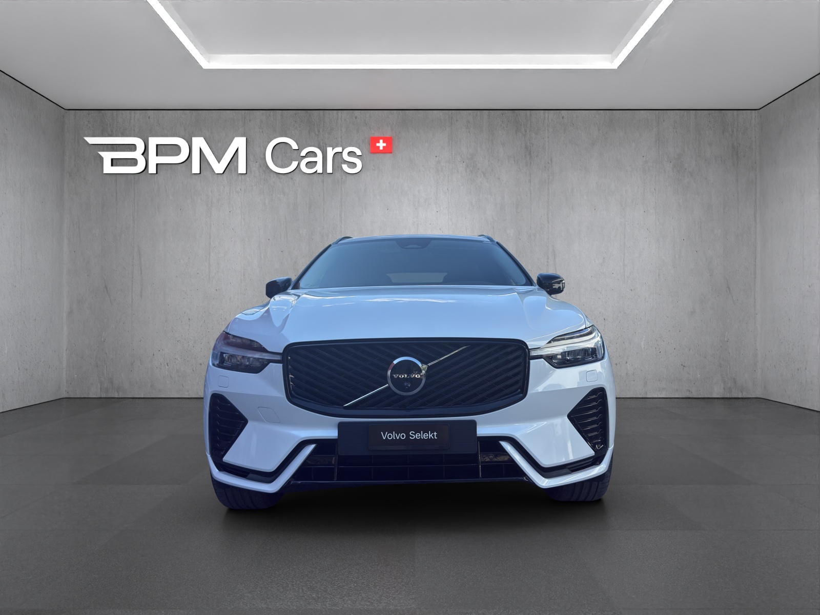 VOLVO XC60 2.0 T6 TE Ultra Dark eAWD-showroom-element-1