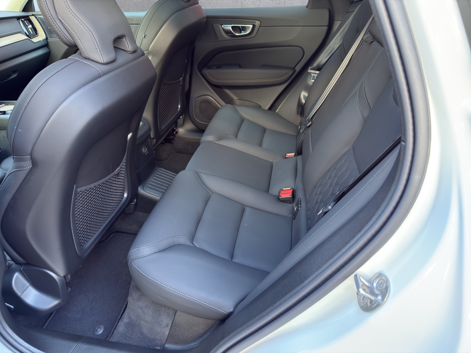 VOLVO XC60 2.0 T6 TE Ultra Dark eAWD-image-13