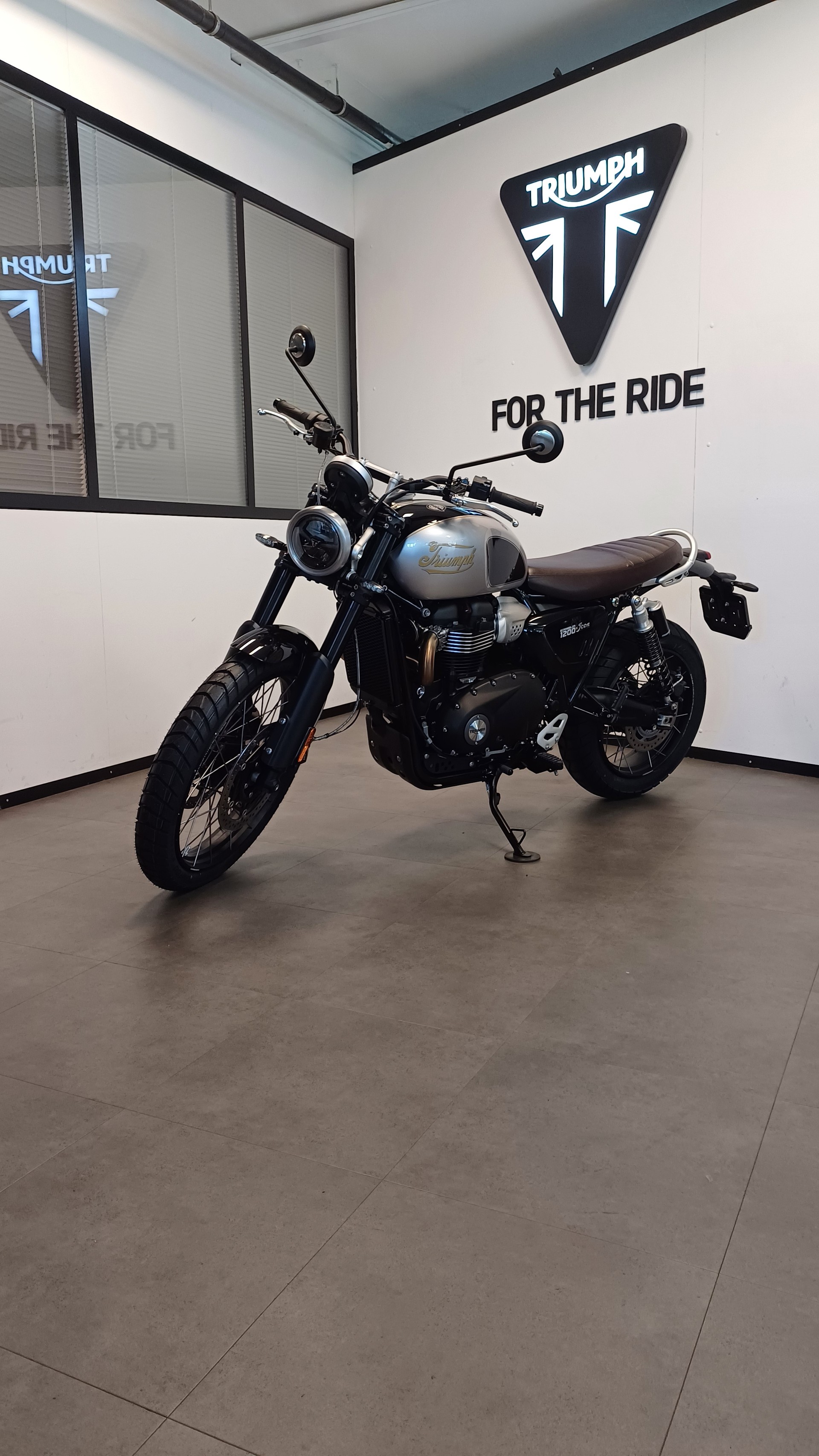 TRIUMPH Scrambler 1200 X Icon Edition-image-3