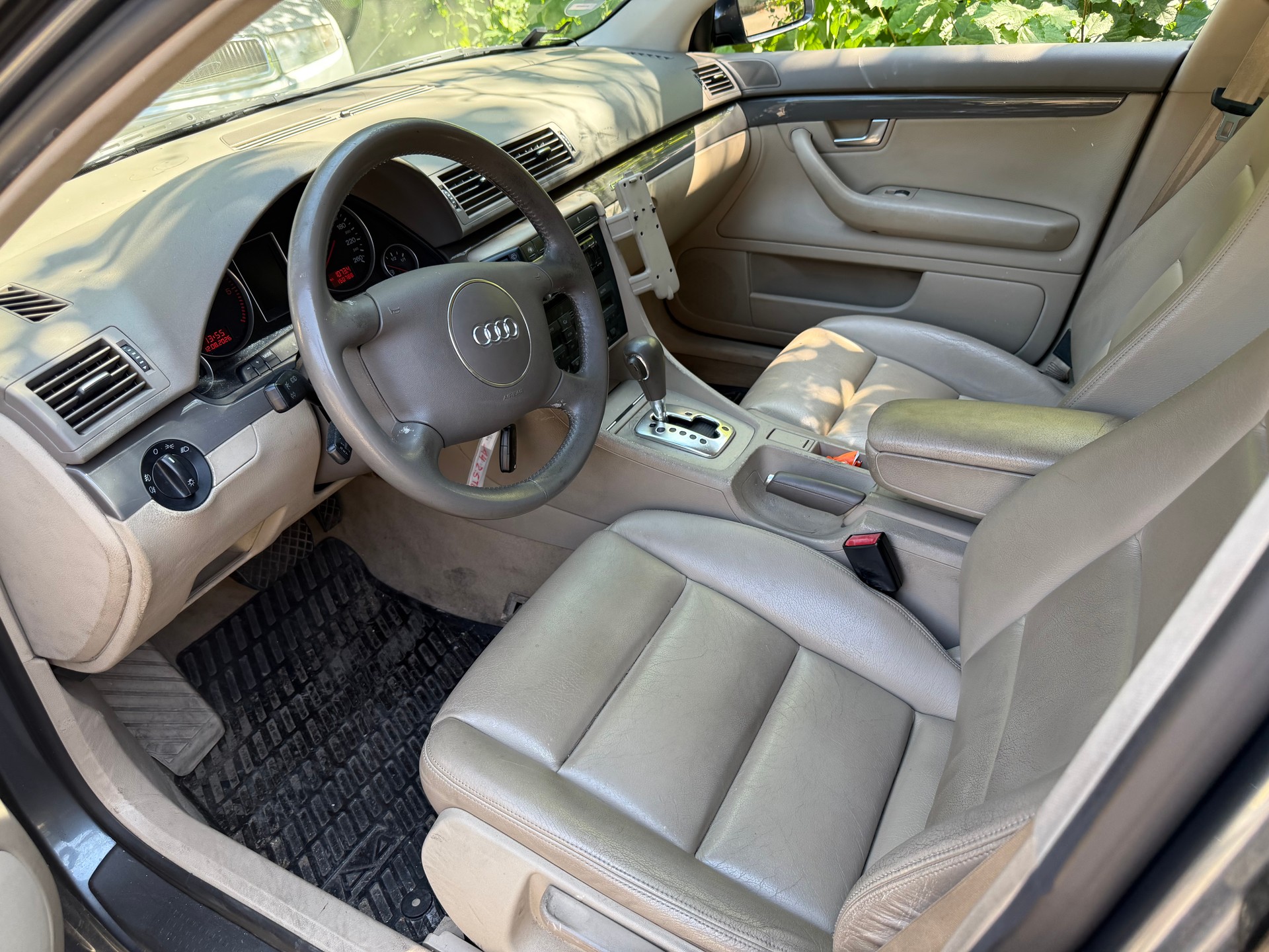AUDI A4 Avant 2.5 TDI quattro-image-7