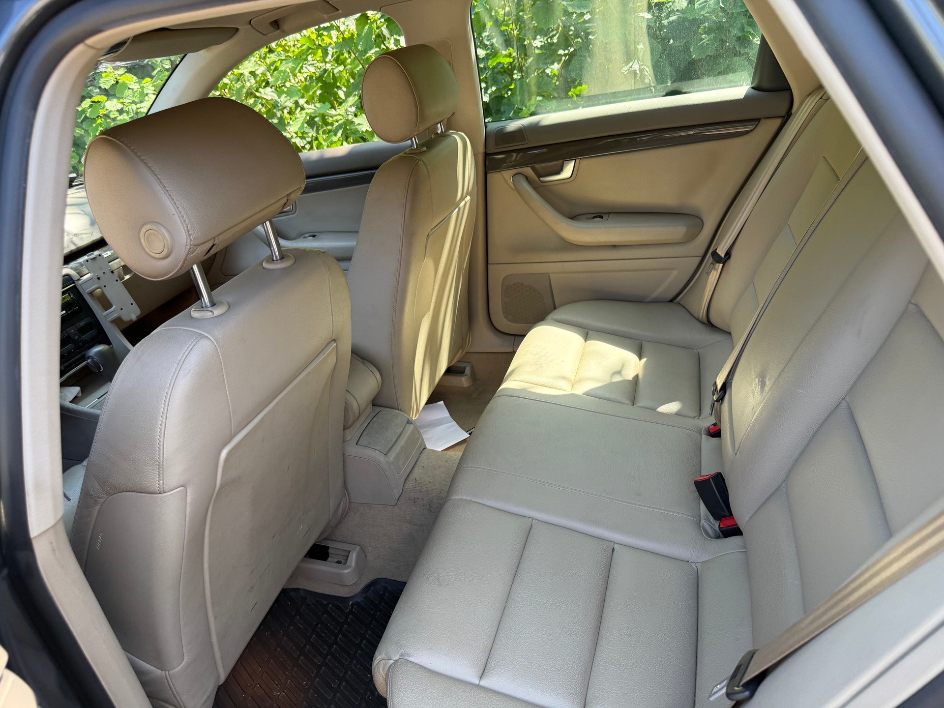 AUDI A4 Avant 2.5 TDI quattro-image-8