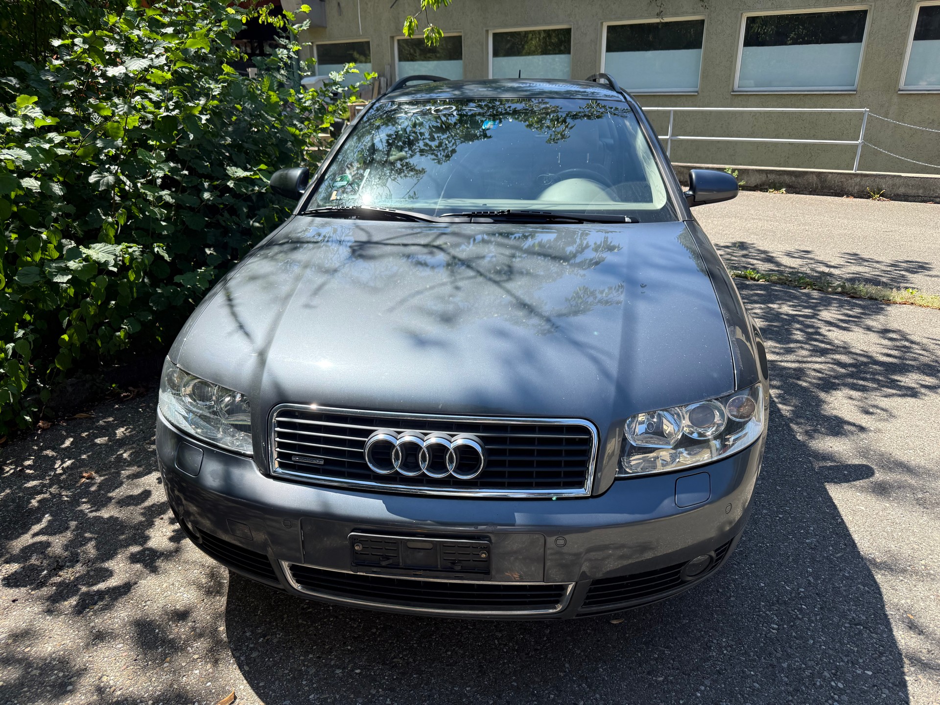 AUDI A4 Avant 2.5 TDI quattro-image-1