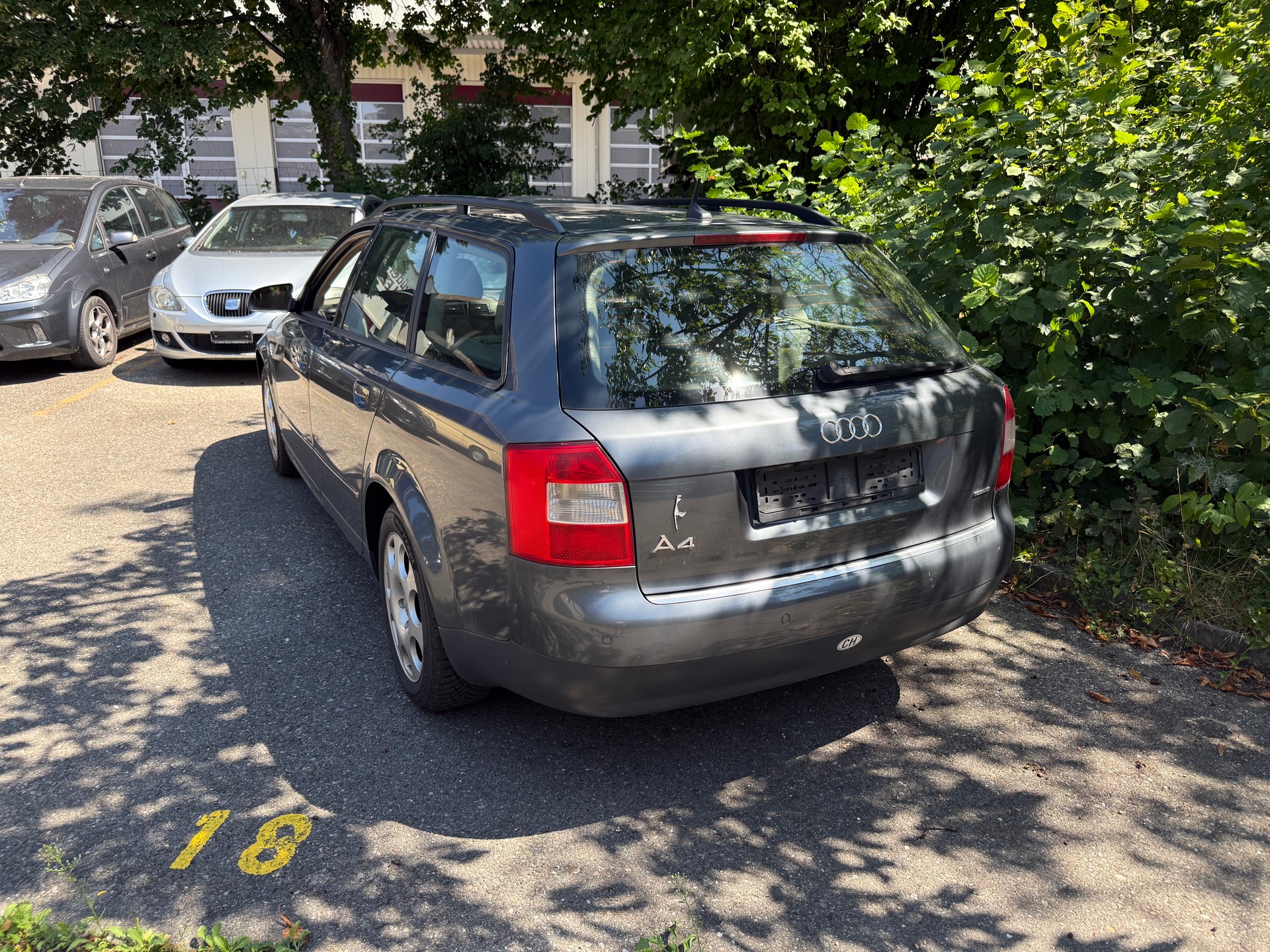 AUDI A4 Avant 2.5 TDI quattro-image-4