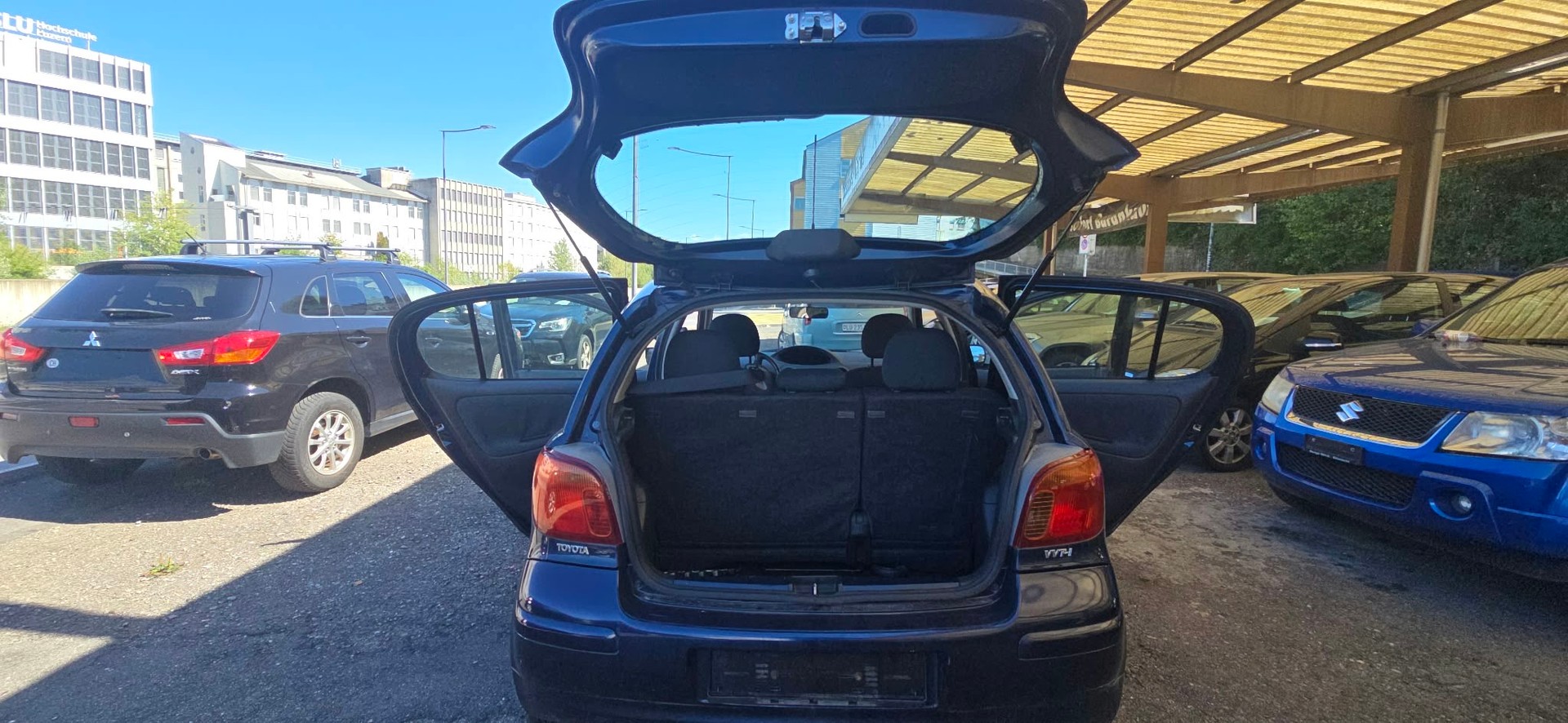 TOYOTA Yaris 1.3 Linea Sol-image-9