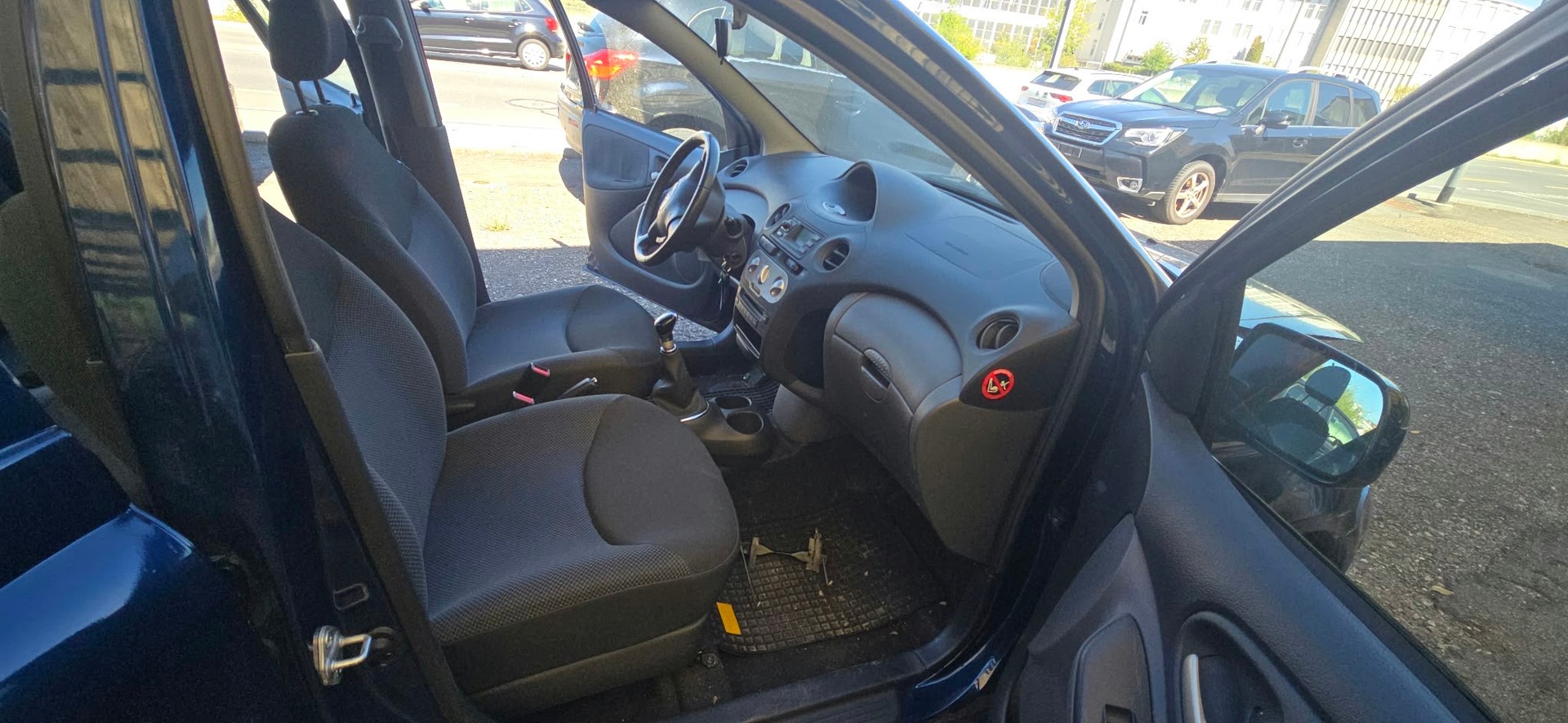 TOYOTA Yaris 1.3 Linea Sol-image-6