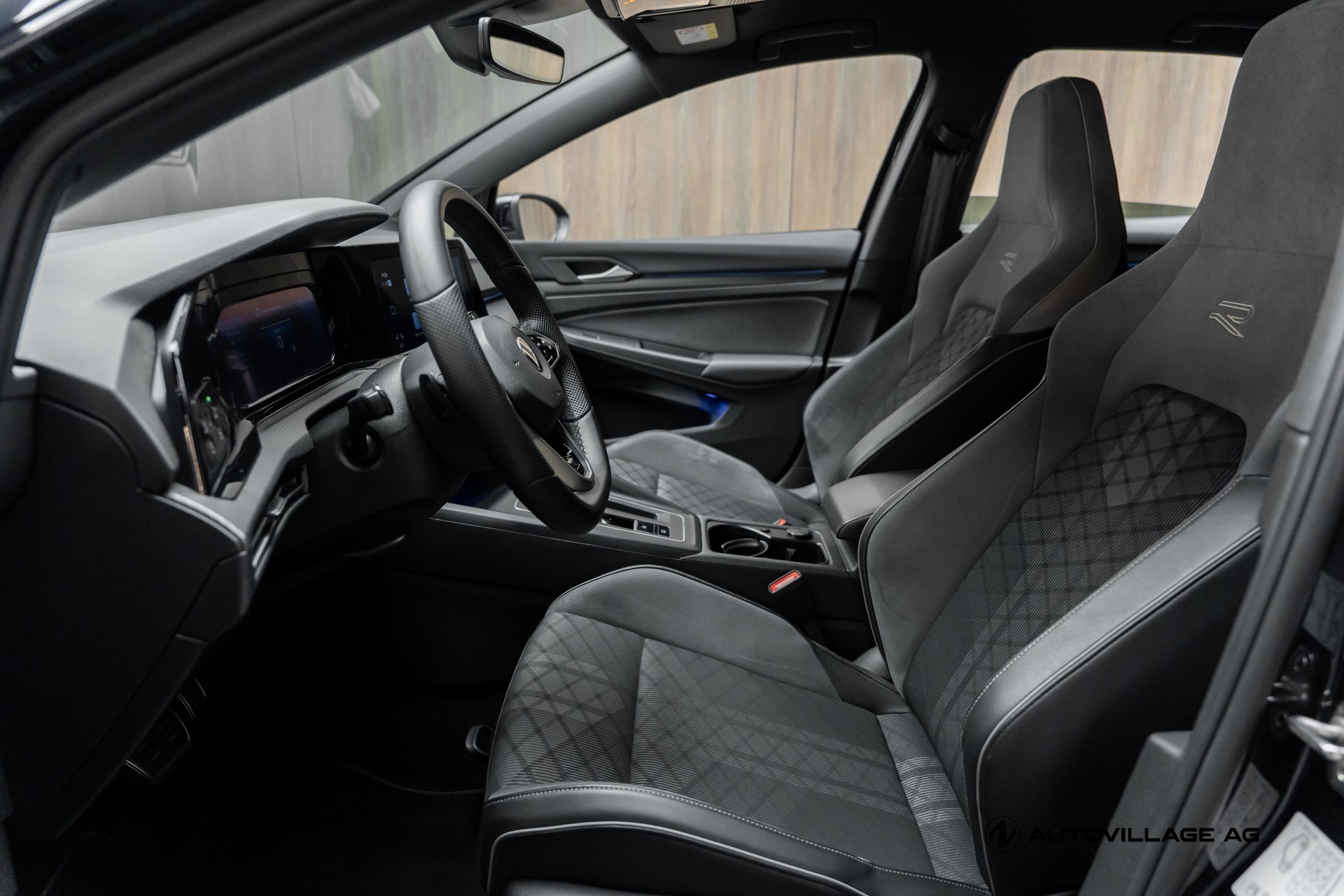 VW Golf 1.5 eTSI mHEV ACT R-Line DSG-image-4
