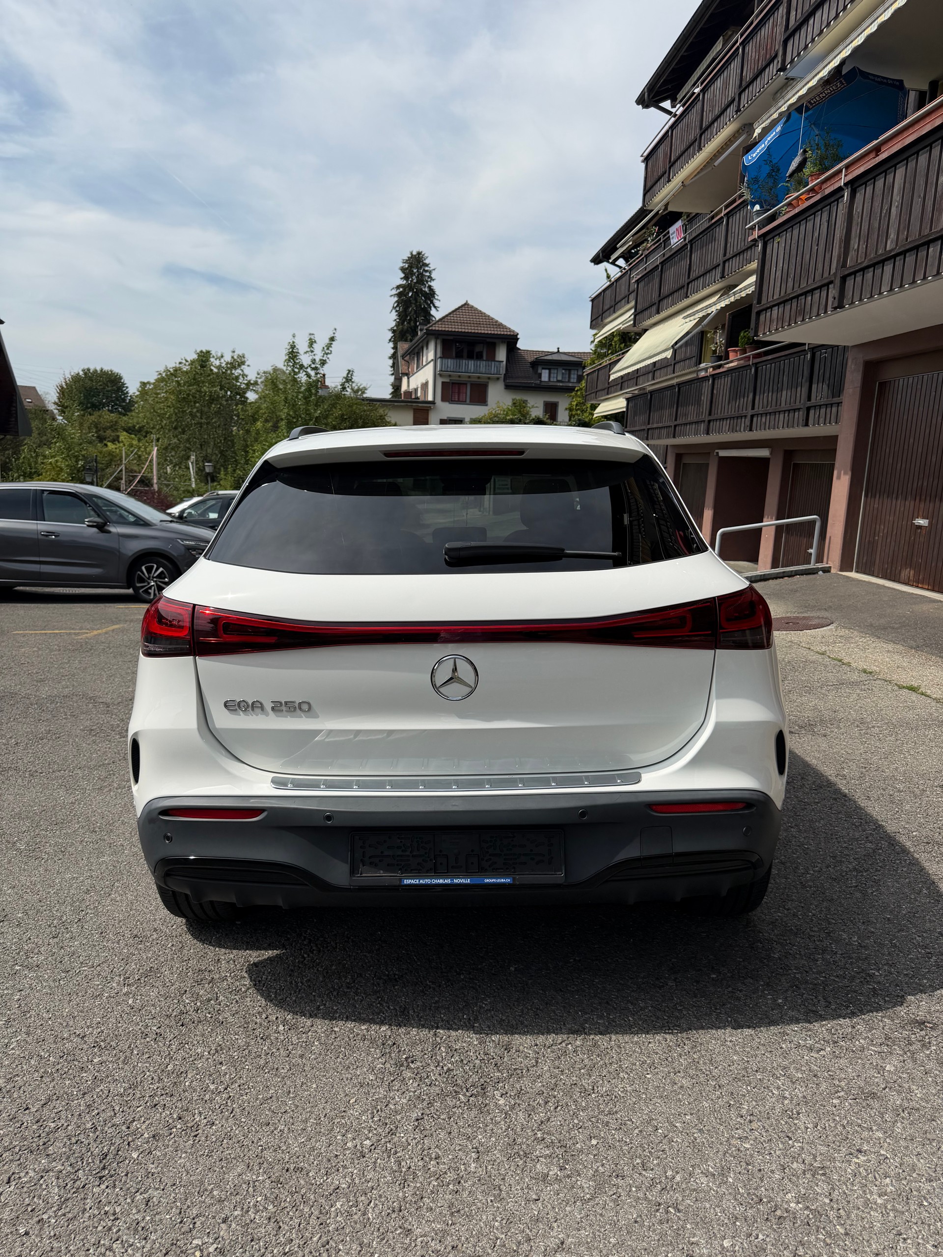 MERCEDES-BENZ EQA 250-image-2