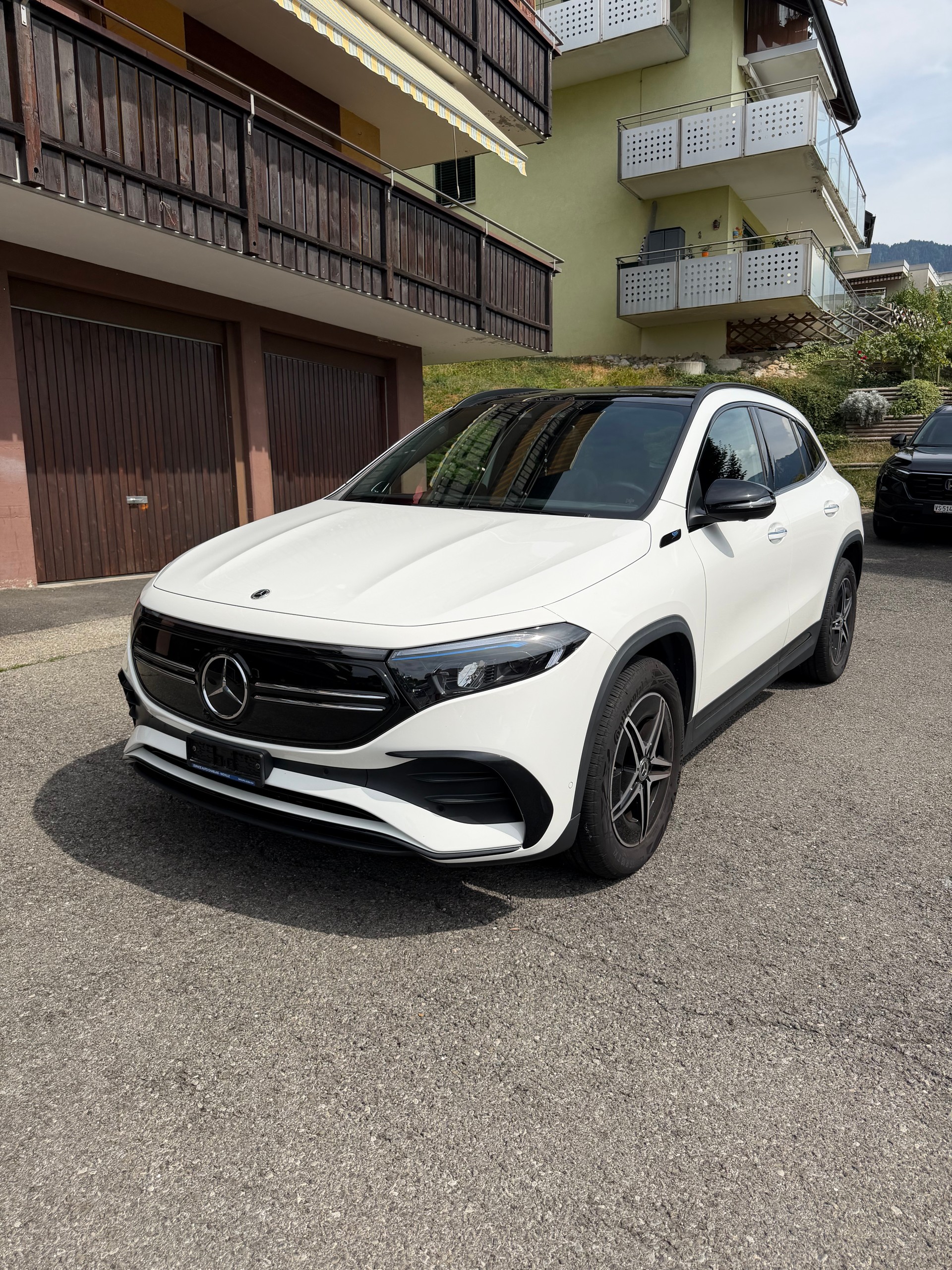 MERCEDES-BENZ EQA 250-image-1