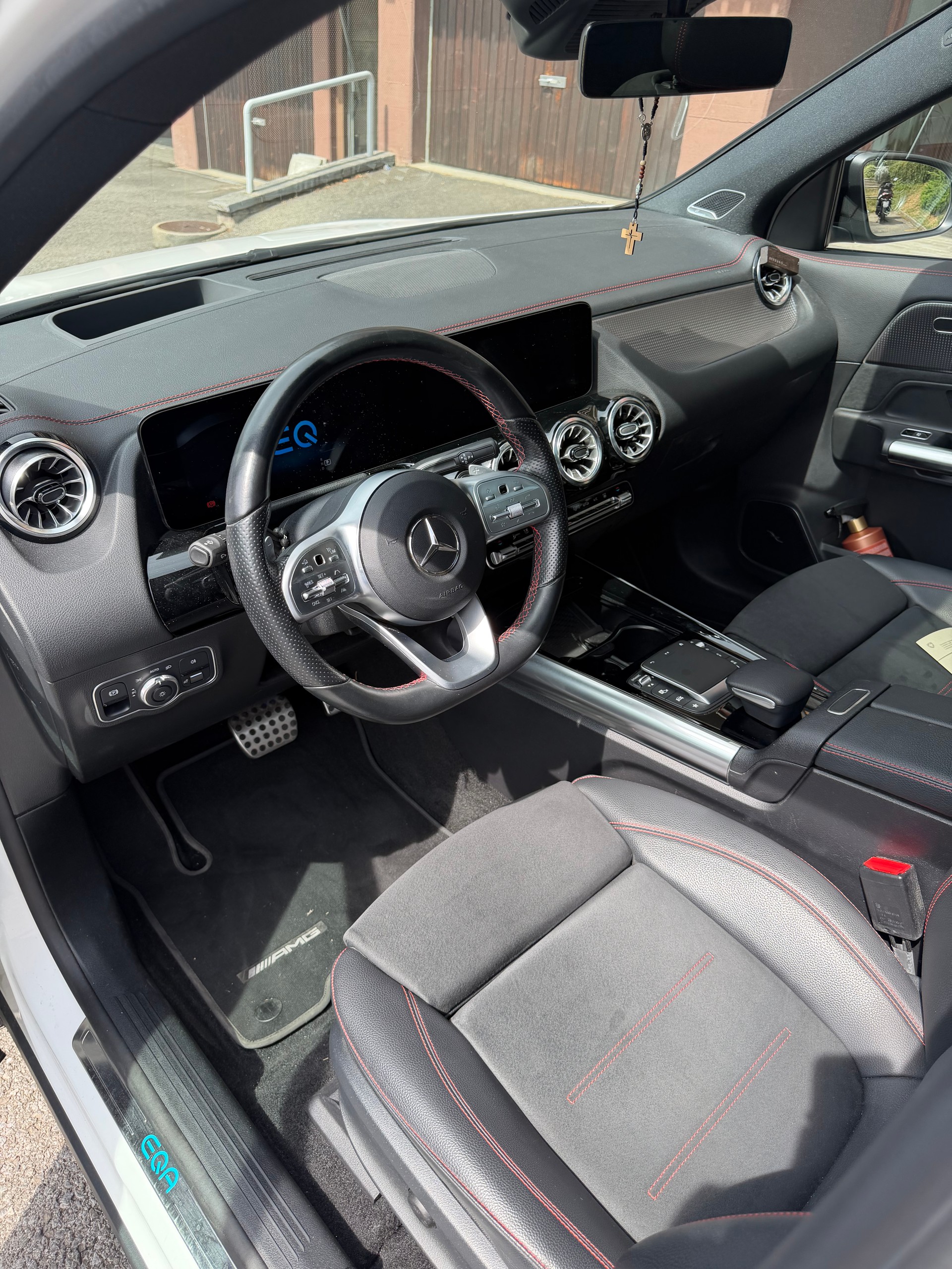 MERCEDES-BENZ EQA 250-image-3