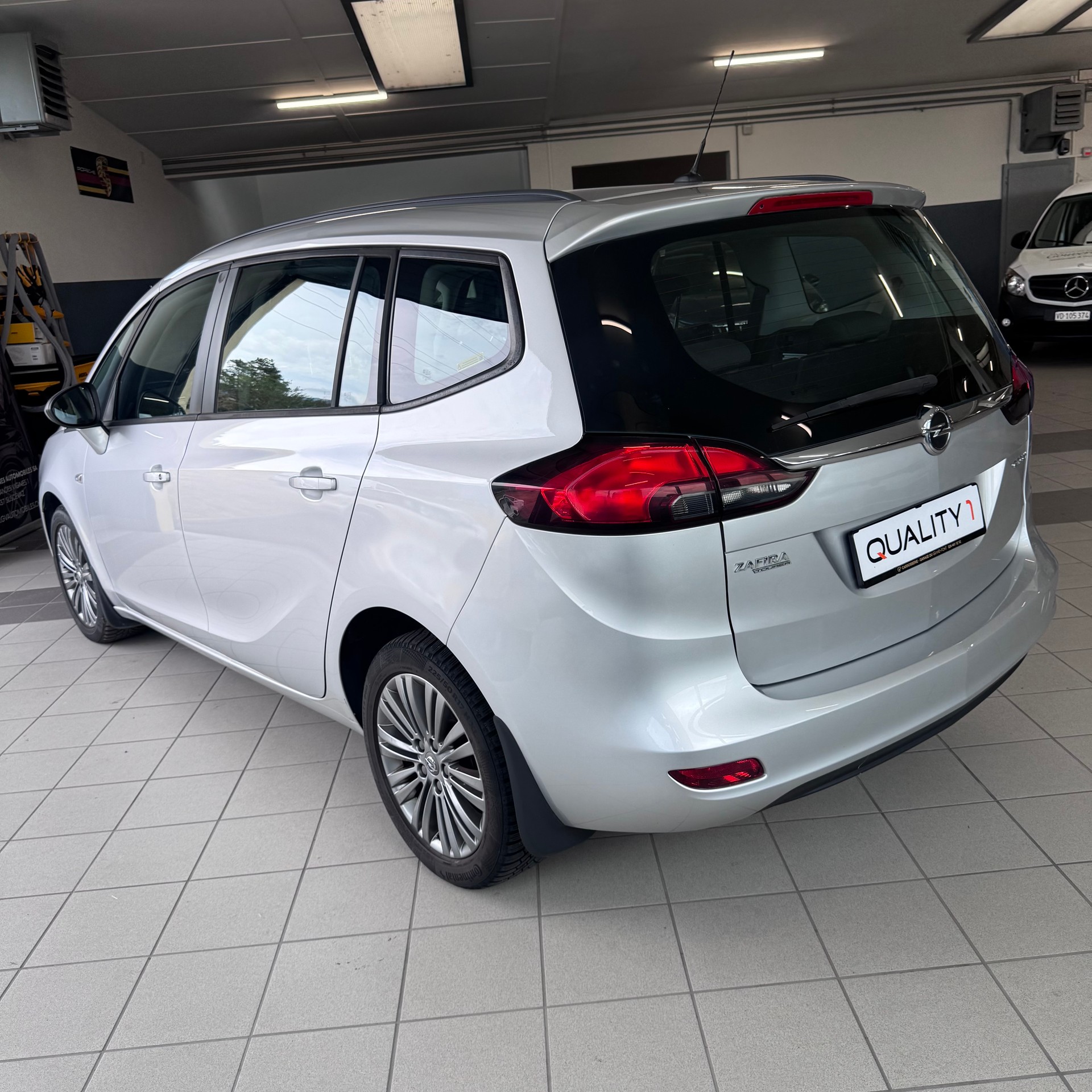 OPEL Zafira Tourer 1.6i 16V CNG Turbo Active Edition-image-5