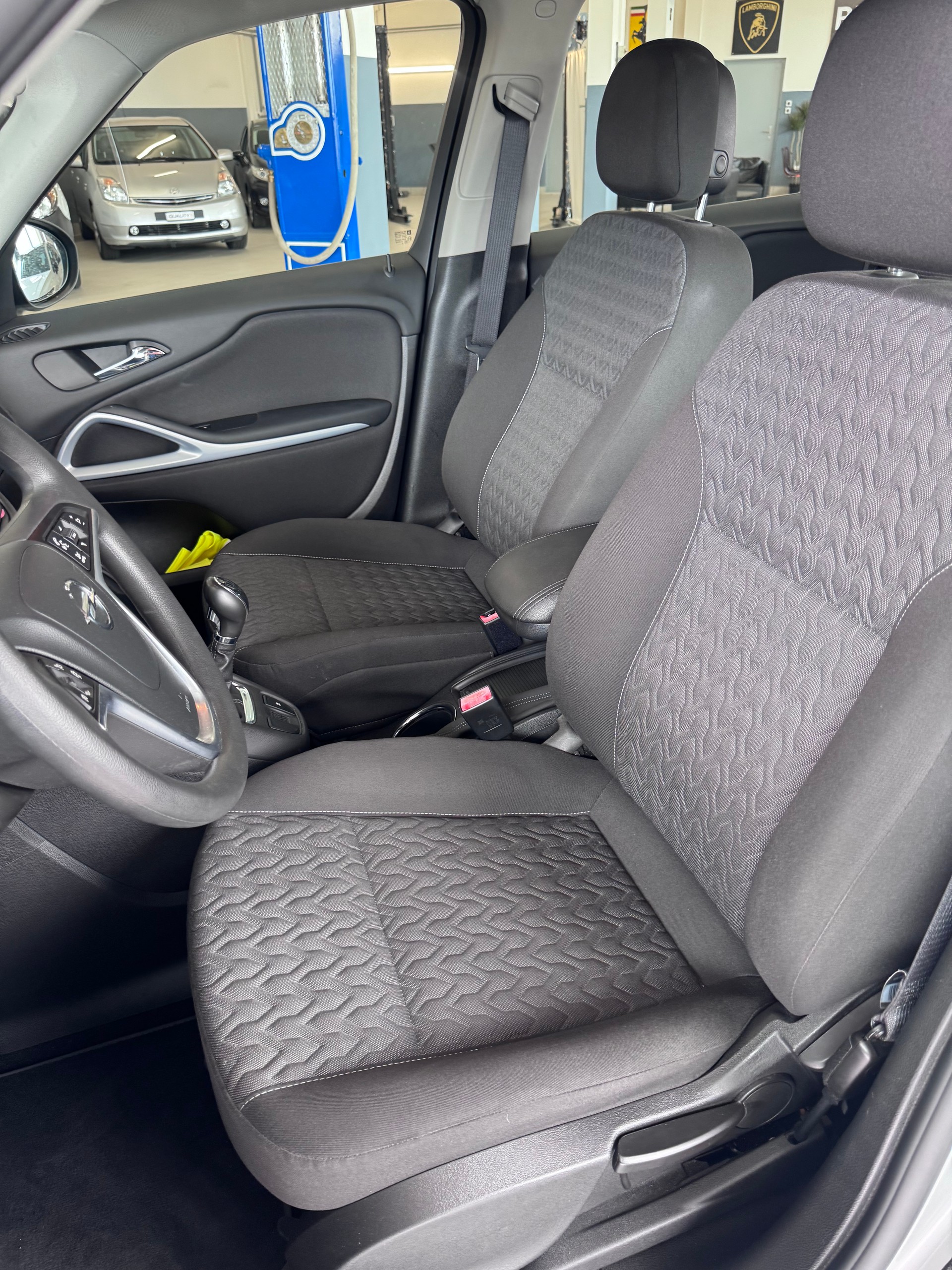 OPEL Zafira Tourer 1.6i 16V CNG Turbo Active Edition-image-13