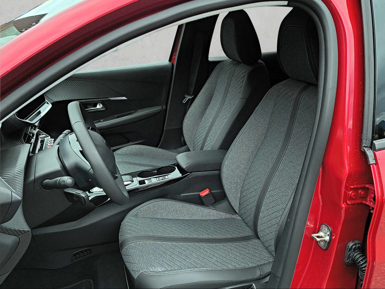 PEUGEOT 208 1.2 Hybrid Allure-image-10