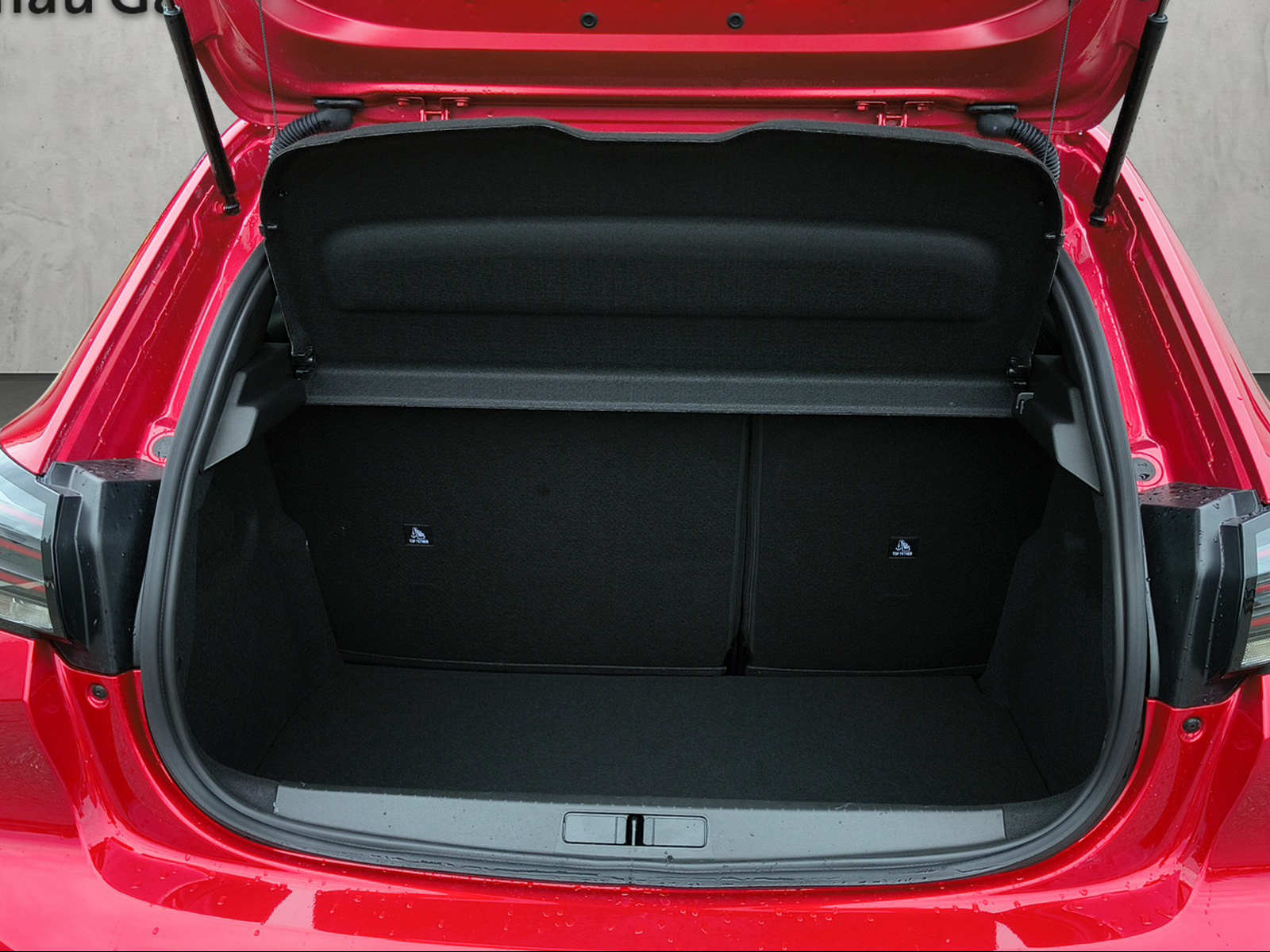 PEUGEOT 208 1.2 Hybrid Allure-image-8