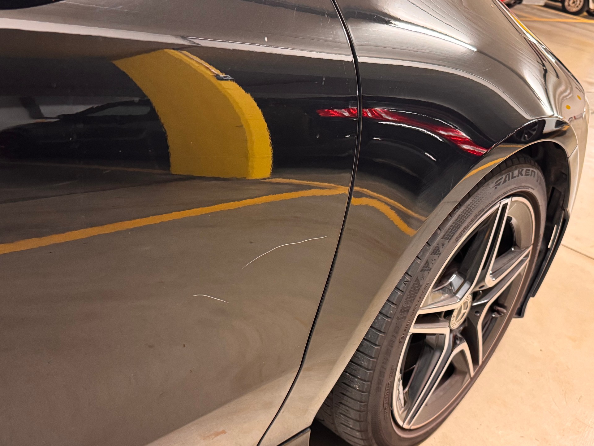 MERCEDES-BENZ CLA 220 AMG Line-image-4