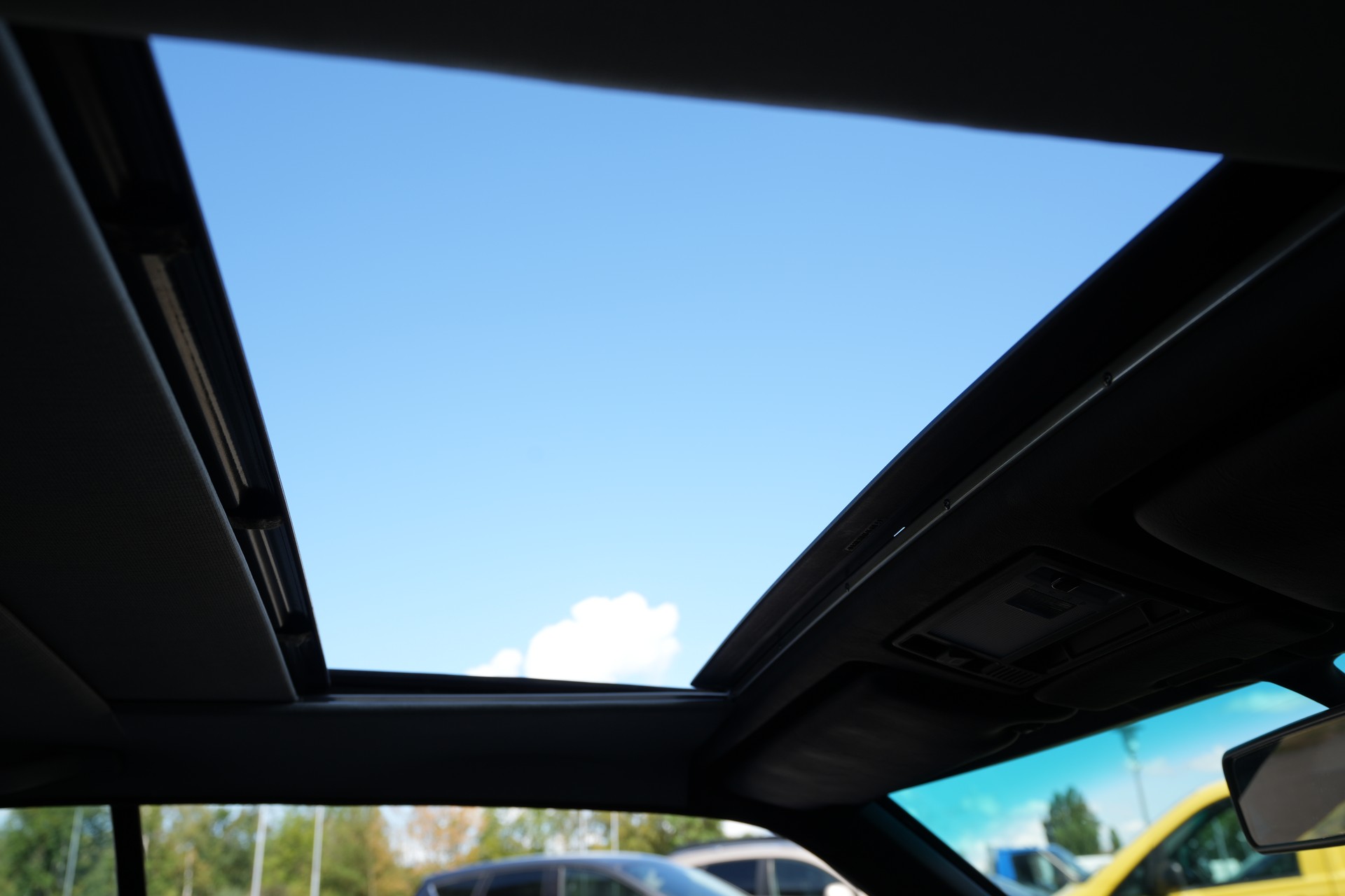 MERCEDES-BENZ 300 CE-image-10