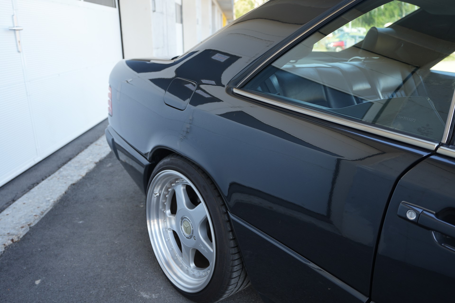 MERCEDES-BENZ 300 CE-image-5